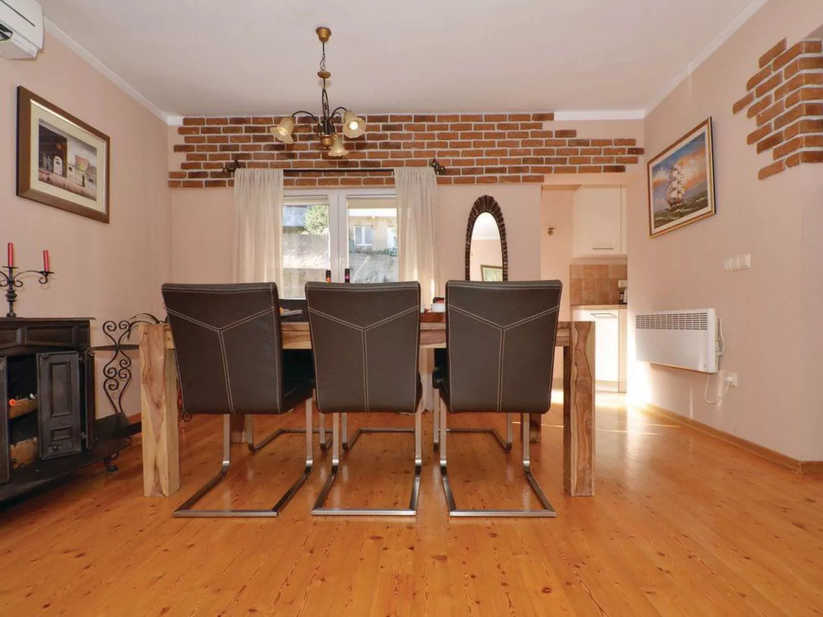 Žrnovnica, Entspannung am Flussufer-Binnen