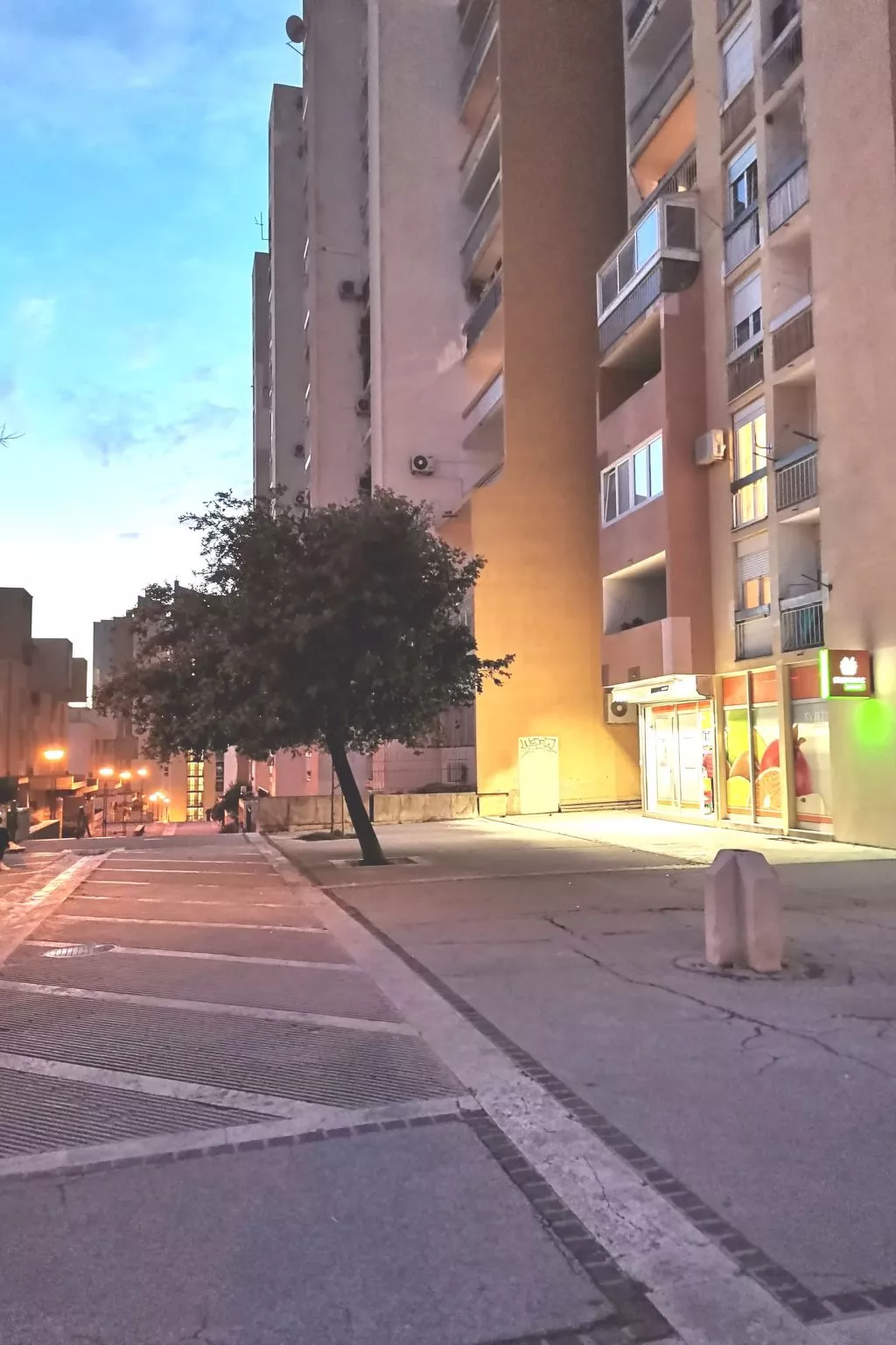 Wohnung mit Terrasse-Buiten