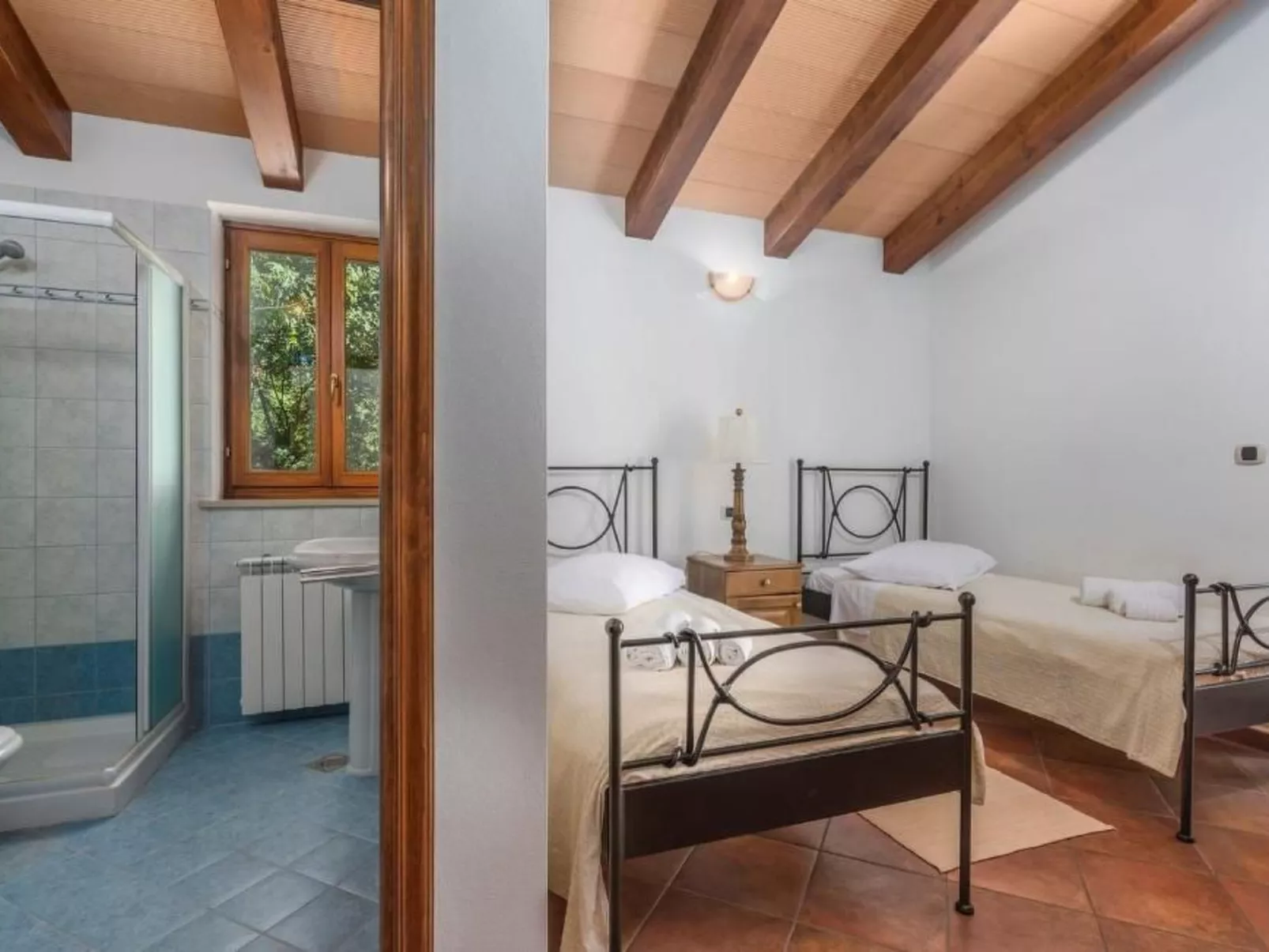 Familiäre 5-Schlafzimmer-Villa mit Gemeinschaftspools-Binnen