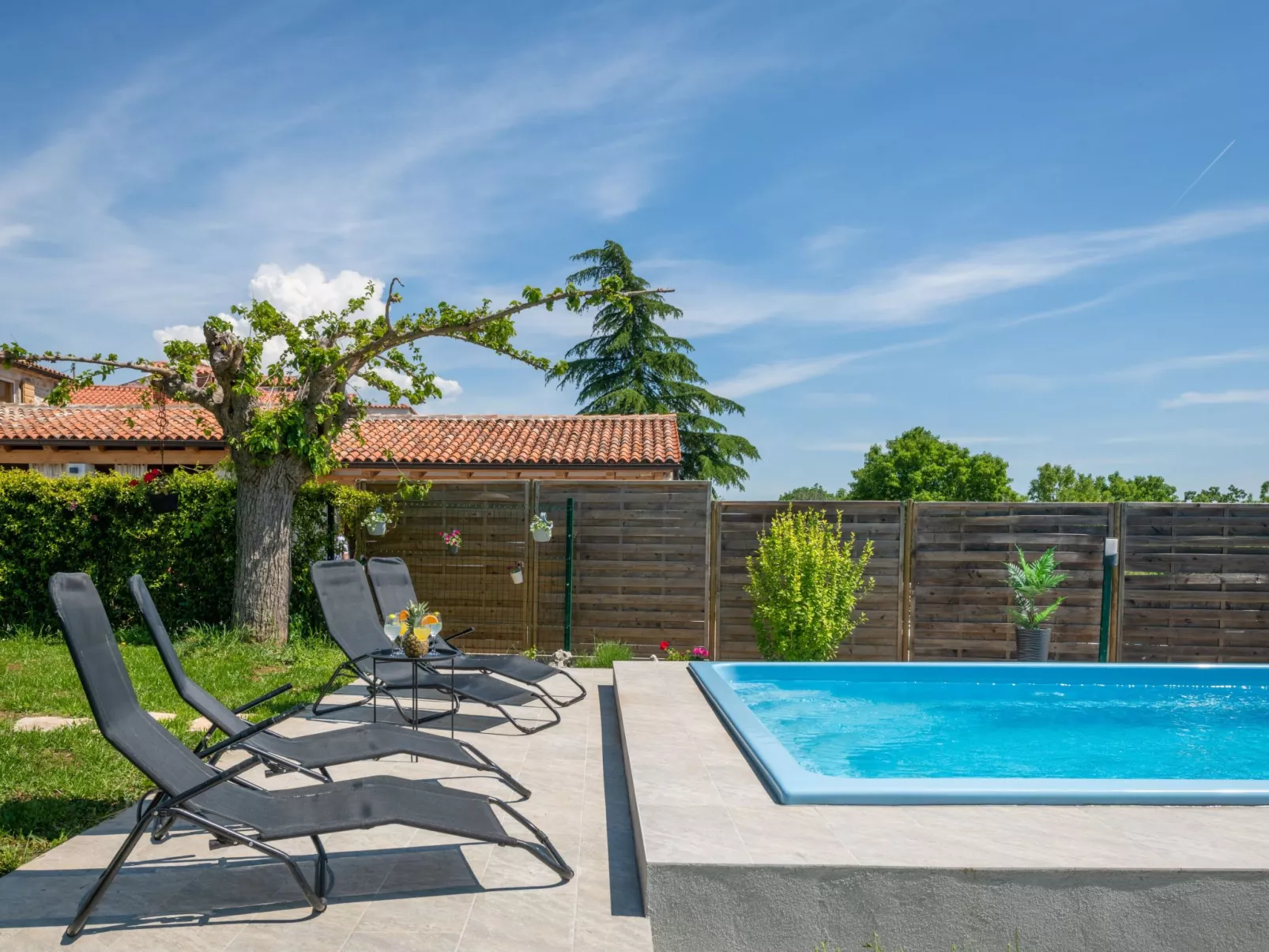 Typisch istrisches Ferienhaus mit Garten-Buiten