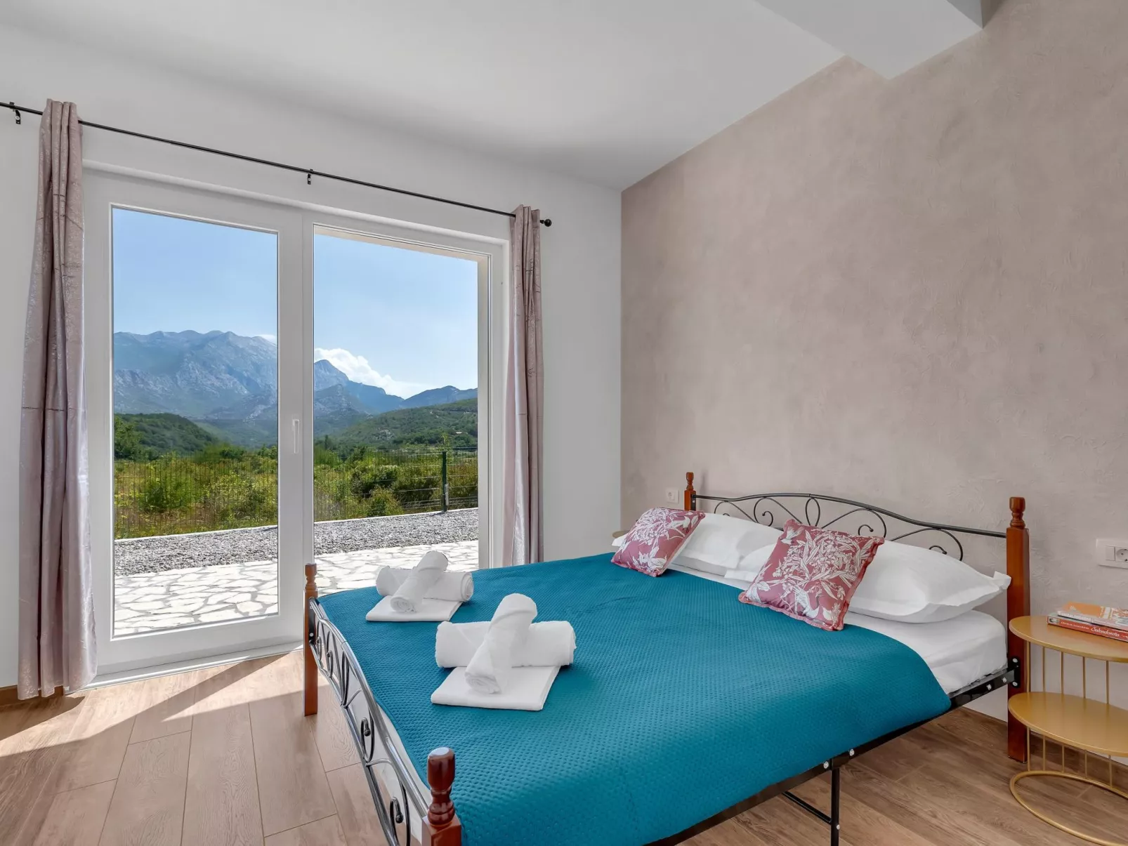 Alleinstehende Villa Slime mit Pool und Garten-Binnen