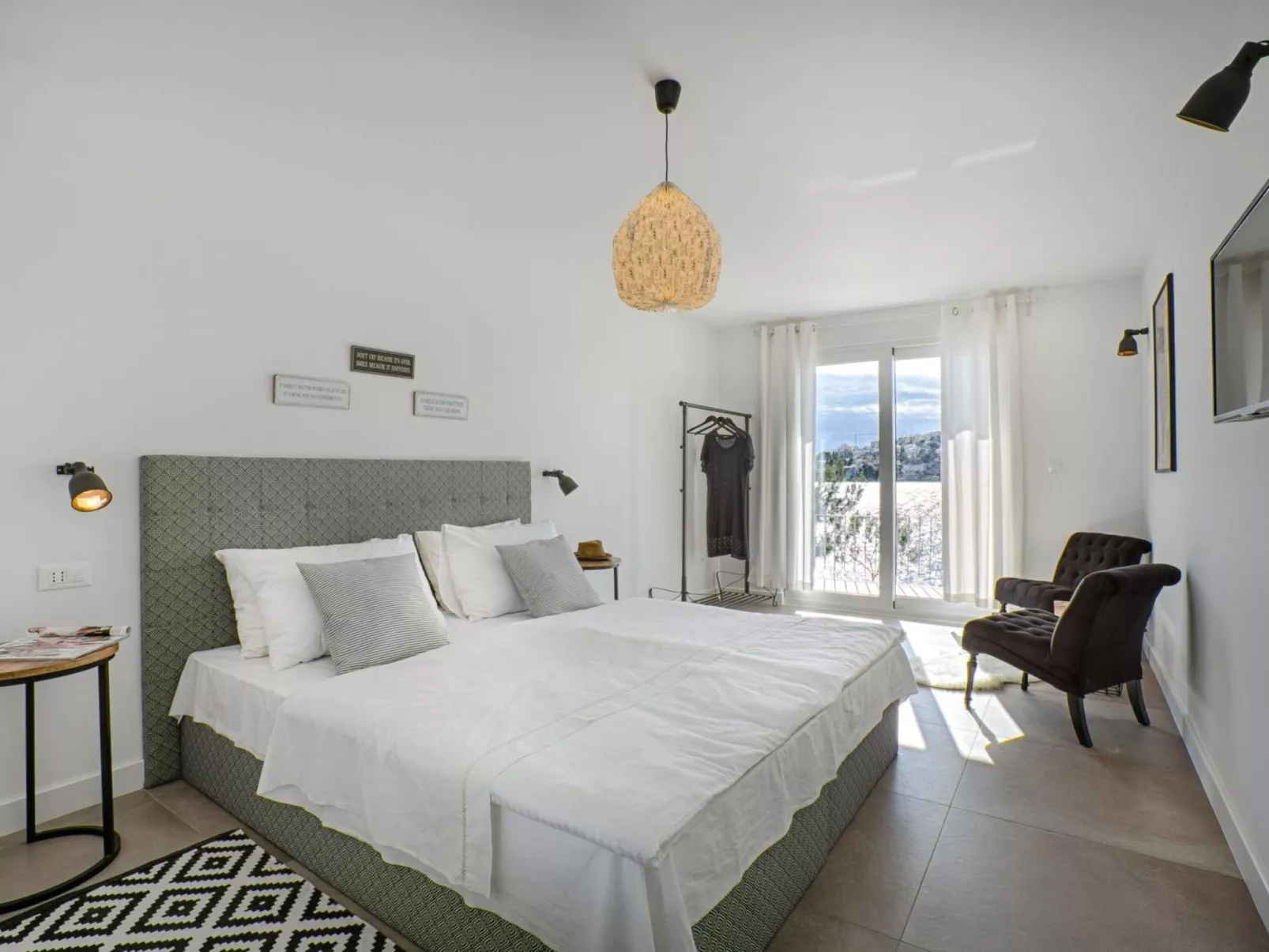 Am Strand "Villa Lori"-Binnen