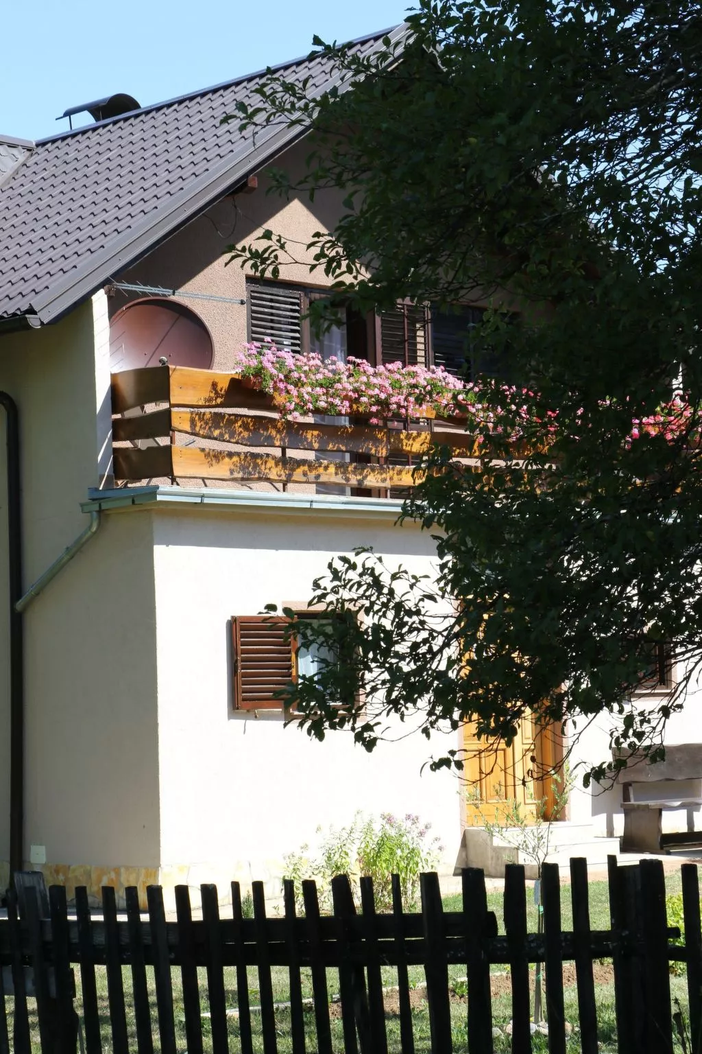 Mit Garten, Grill und Terrasse-Buiten