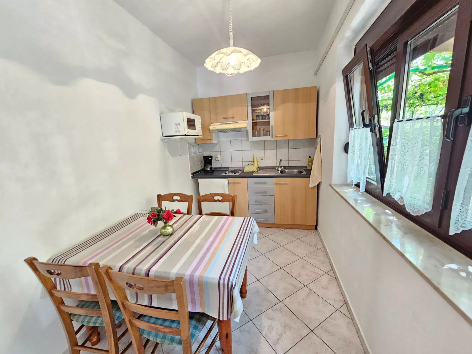 In Novi Vinodolski mit Grill, Garten und Terrasse-Binnen