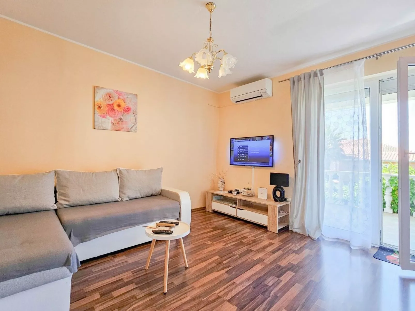 Wunderschönes Appartement in Bužinija mit Schöner Terrasse-Binnen