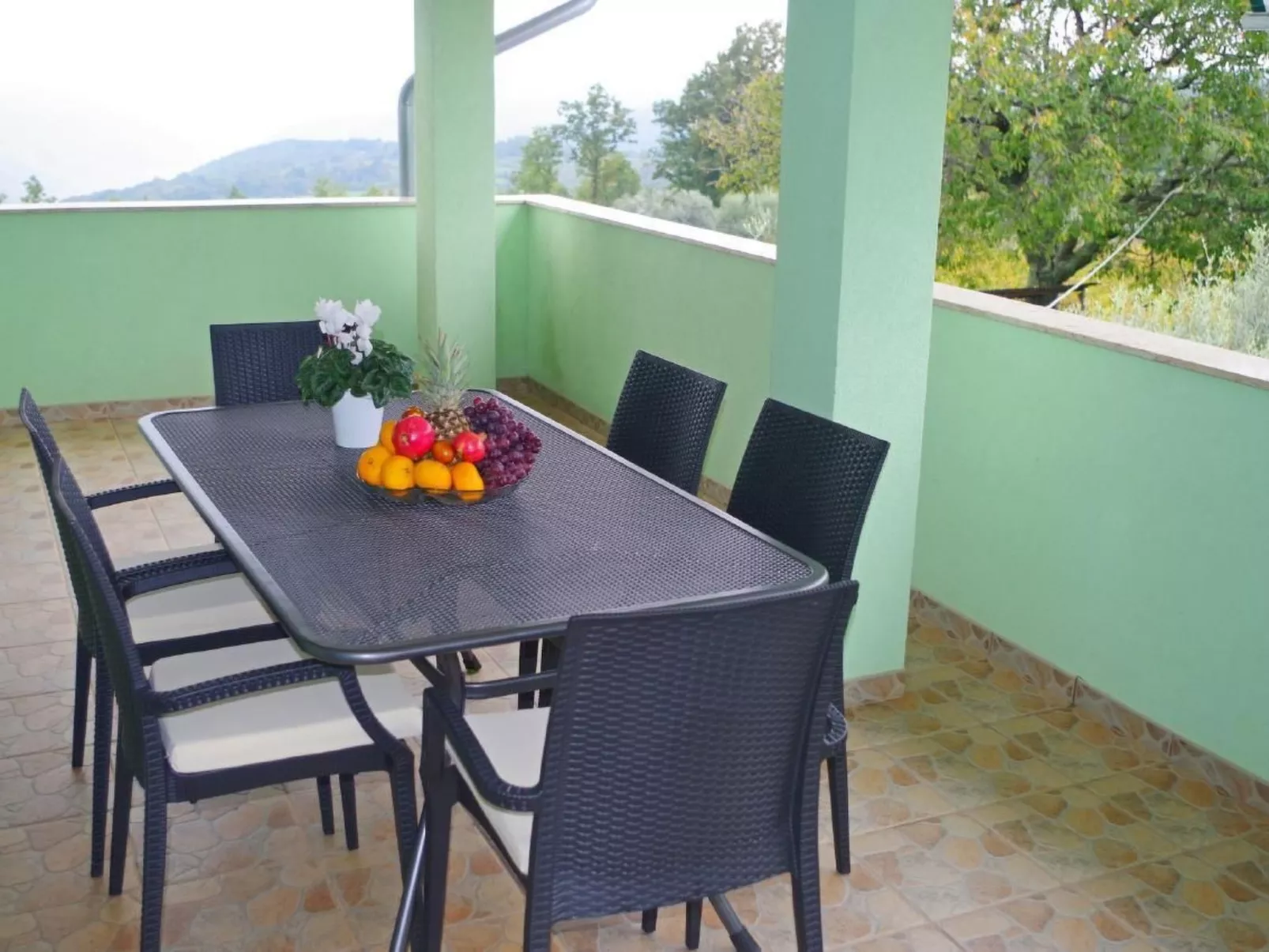 Wohnung mit privatem Pool und herrlicher Aussicht-Buiten