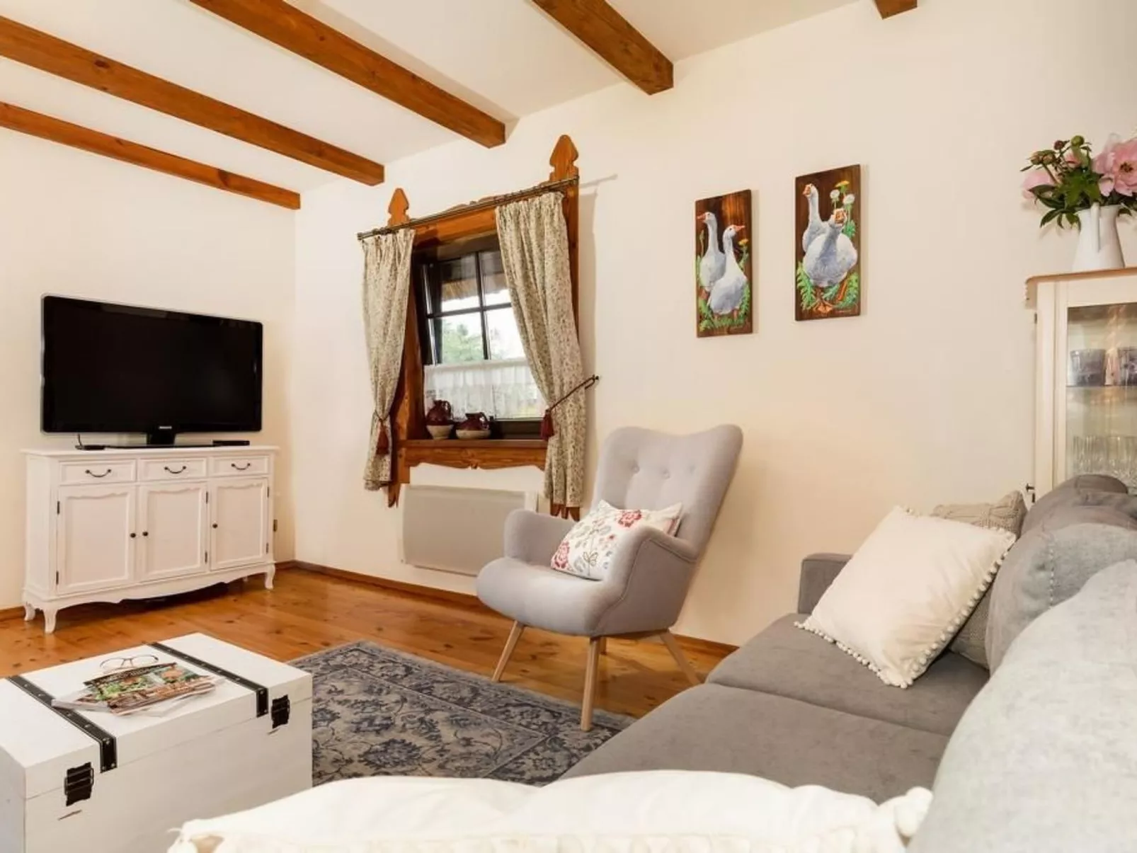 In Gąski mit Gepflegtem Garten-Binnen