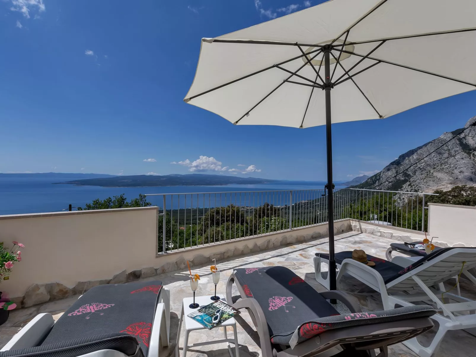 Marta Bast-Image-tags.info