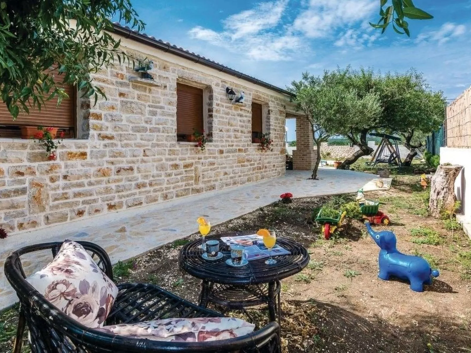 Villa Anita mit Privatpool in Budak-Buiten