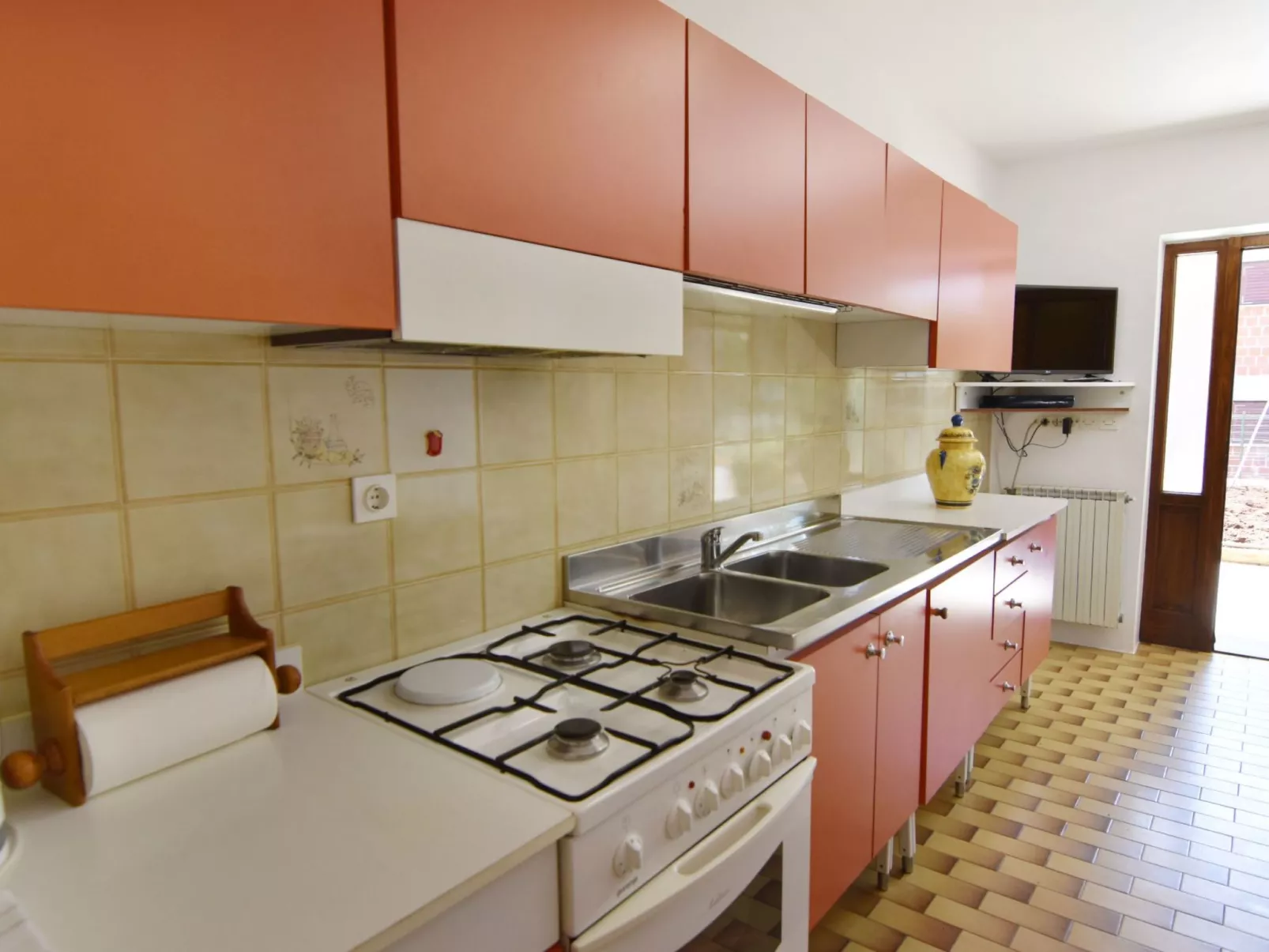 Wohnung in der Nähe des Strandes Basanija - Binnen