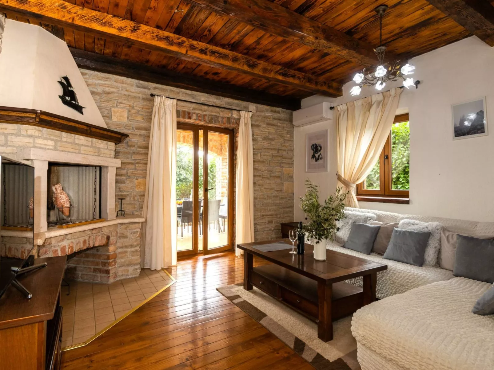 Villa Wish mit beheiztem Pool-Binnen