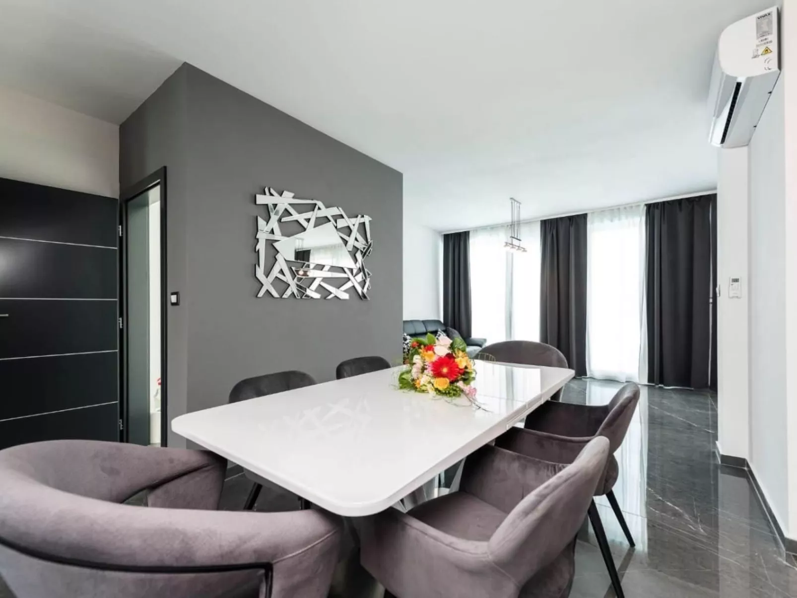 Villa Sandy Bay in Vodice-Binnen