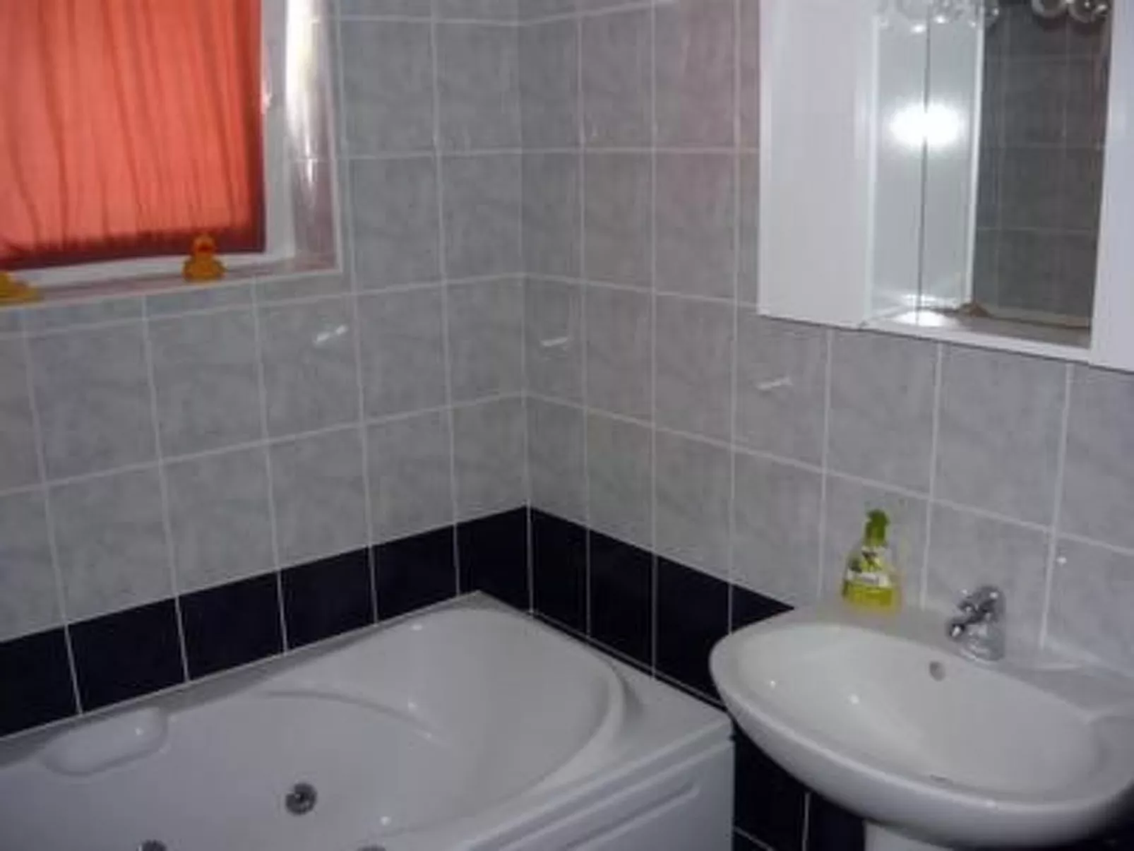 Nette Ferienwohnung mit Whirlpool und Garten-Image-tags.info