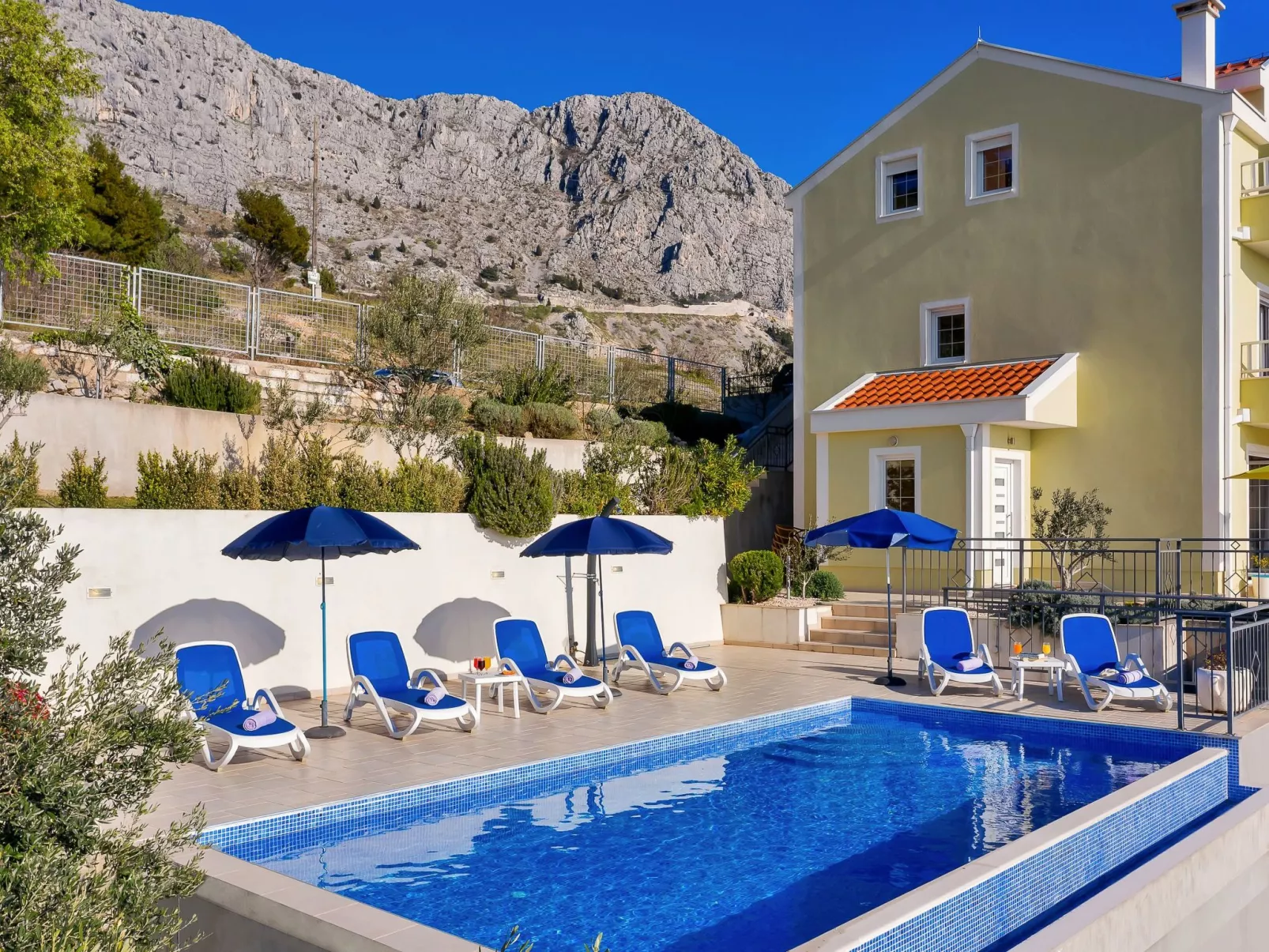 Villa "Lilly" mit Infinity-Pool-Image-tags.info