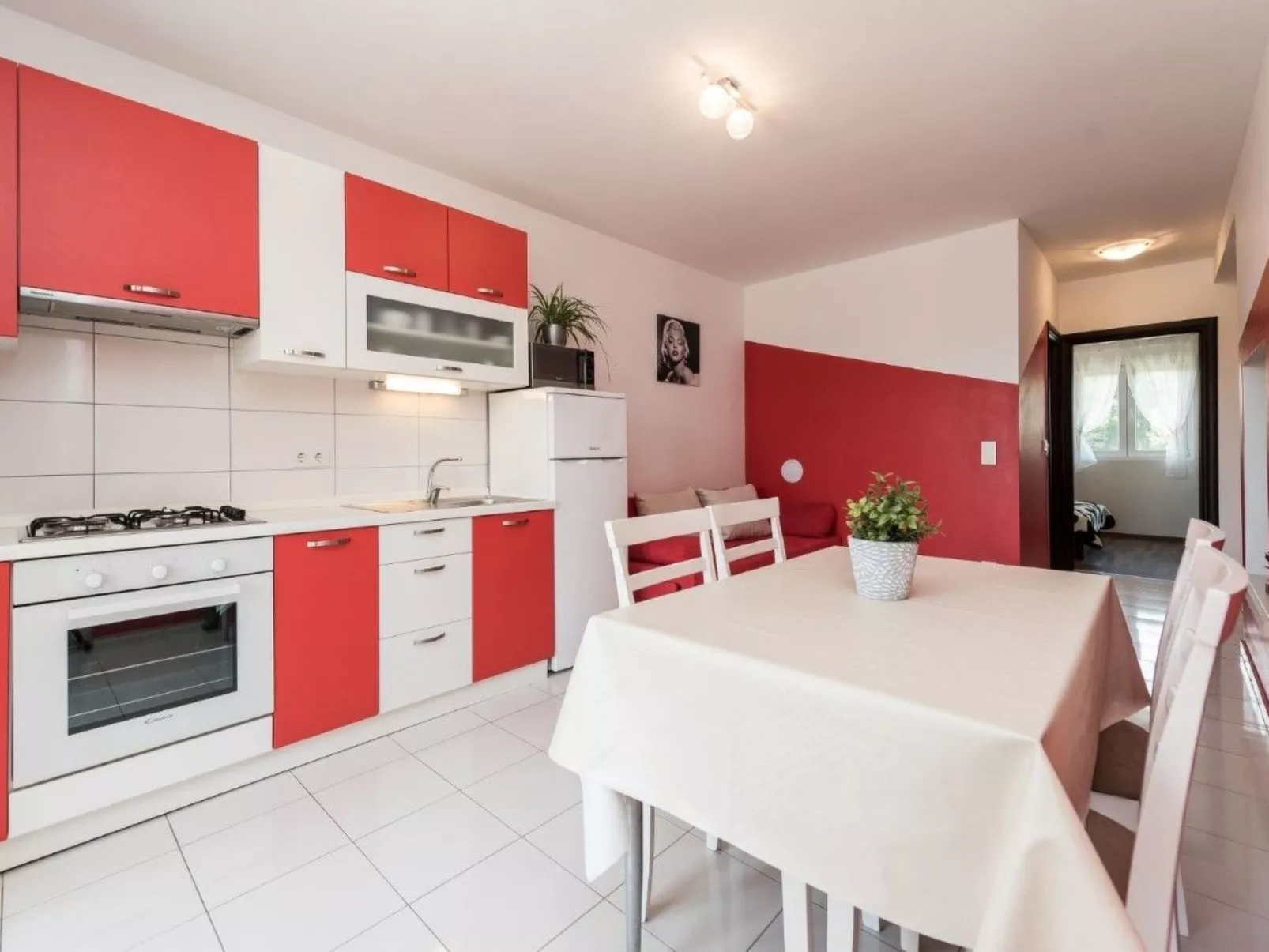 Wohnung Kim Red -von TA Leut Agency-Binnen