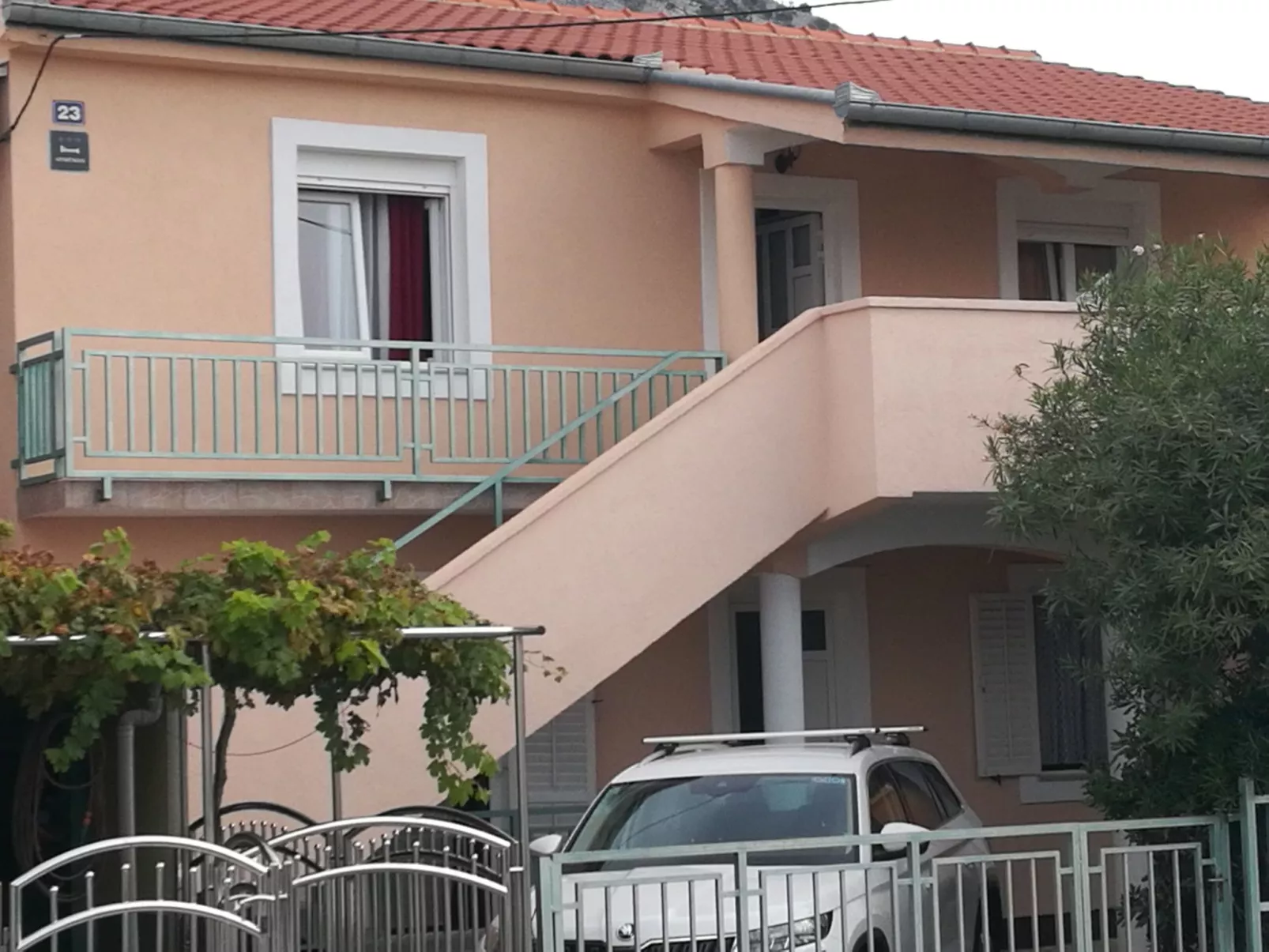 Wohnung in Starigrad mit schönem Meerblick-Buiten