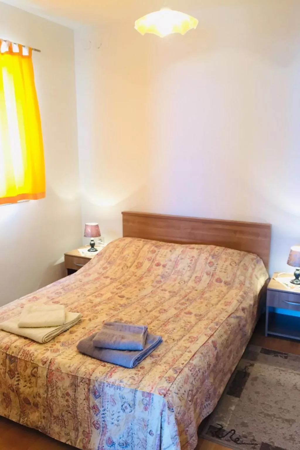 "Gubo1" mit Blick auf das Wasser-Image-tags.info