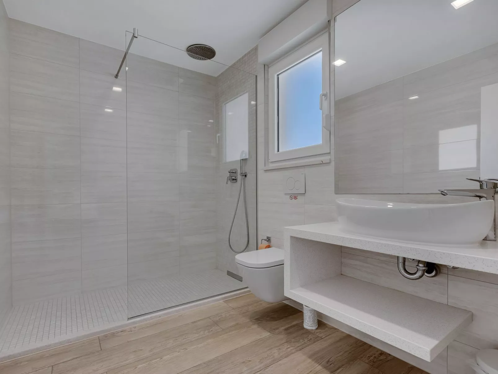 Mit Privatpool für 8 Personen  + 2 Kinder ca. 450 m&sup2; in Bast, Dalmatien (G-Binnen