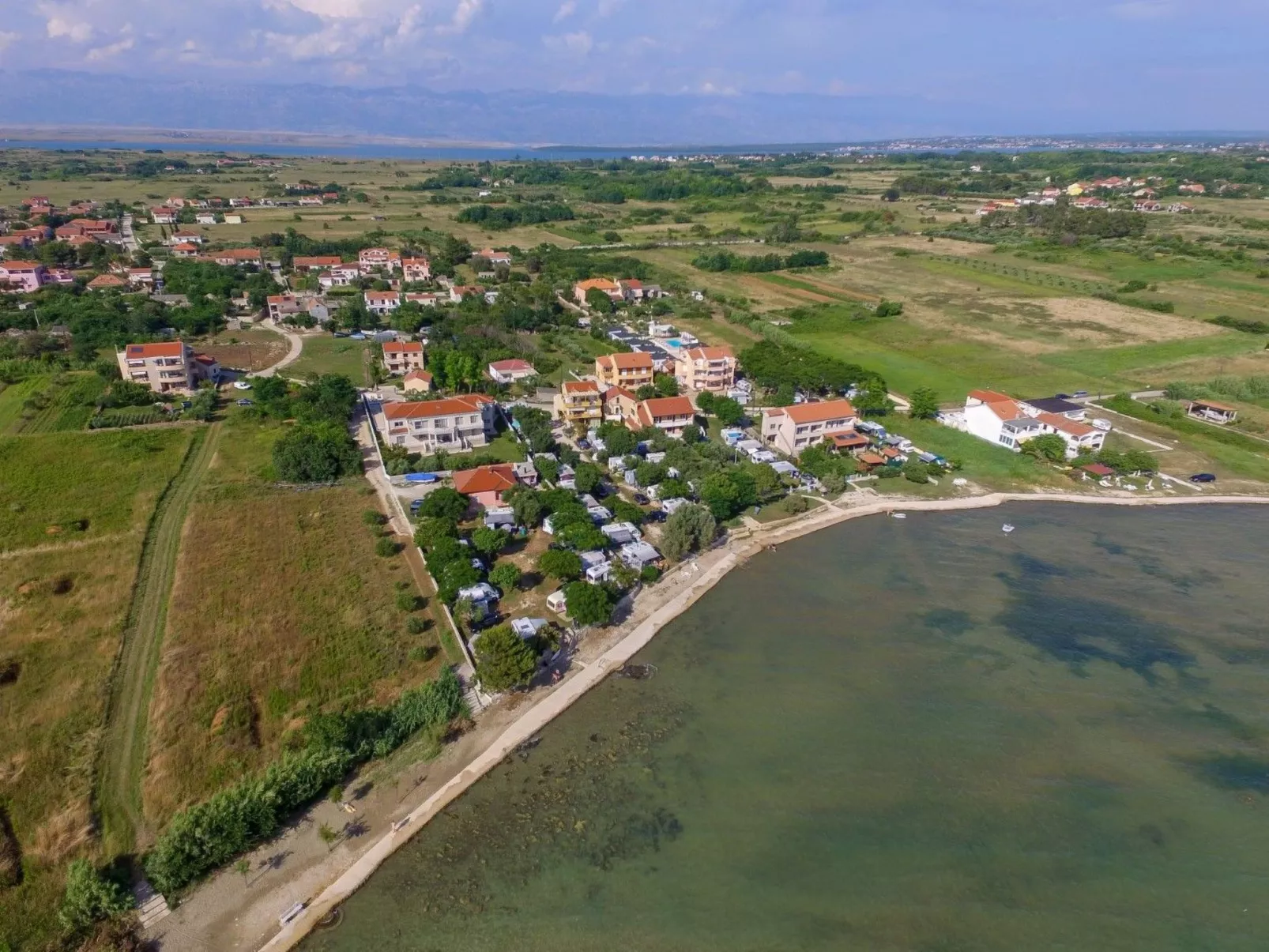 Mobilheim mit Privatparkplatz