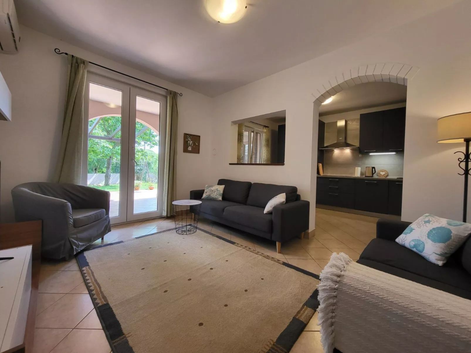 "Luciana" in Valbandon-Image-tags.info