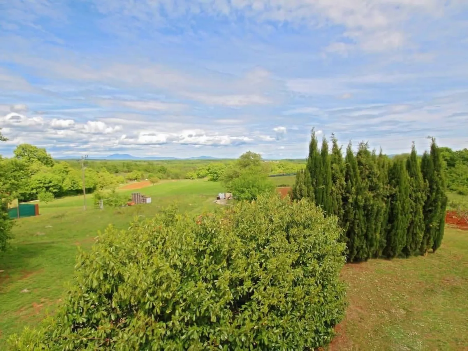 3-Schlafzimmer-Wohnung mit Gemeinschaftspool-Image-tags.info