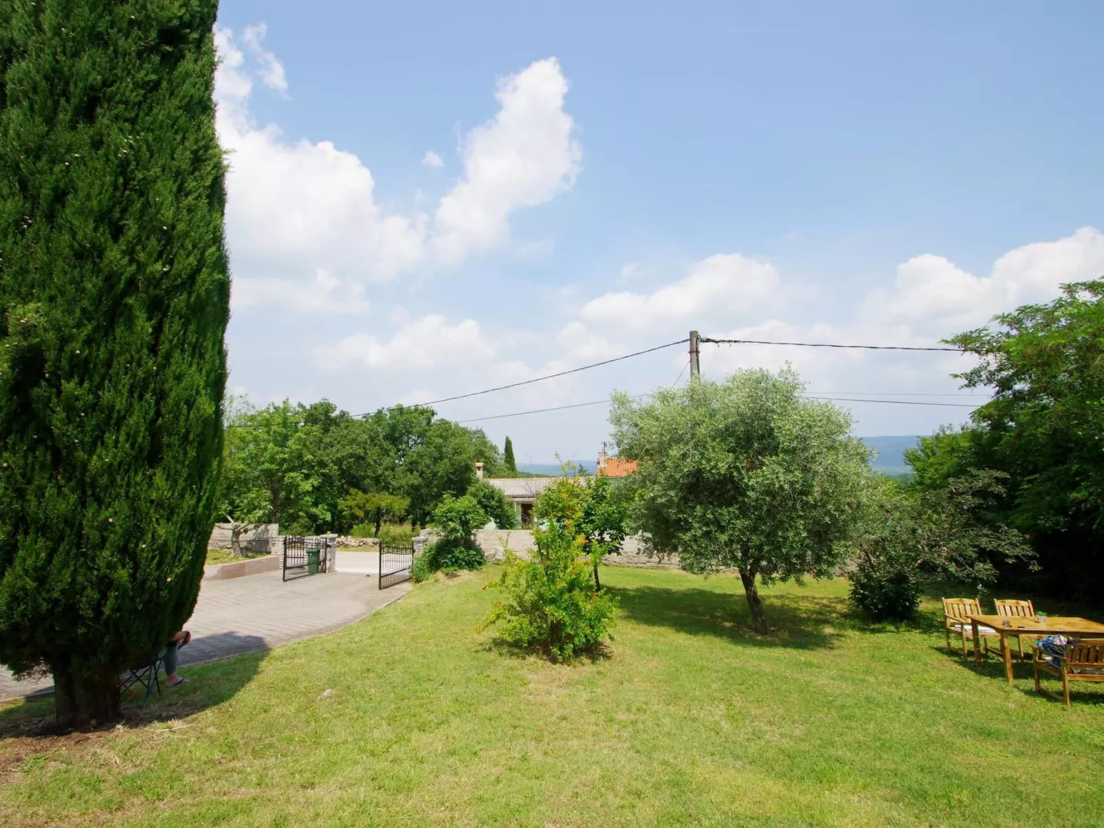 Wohnung in Rakalj mit privatem Parkplatz-Buiten