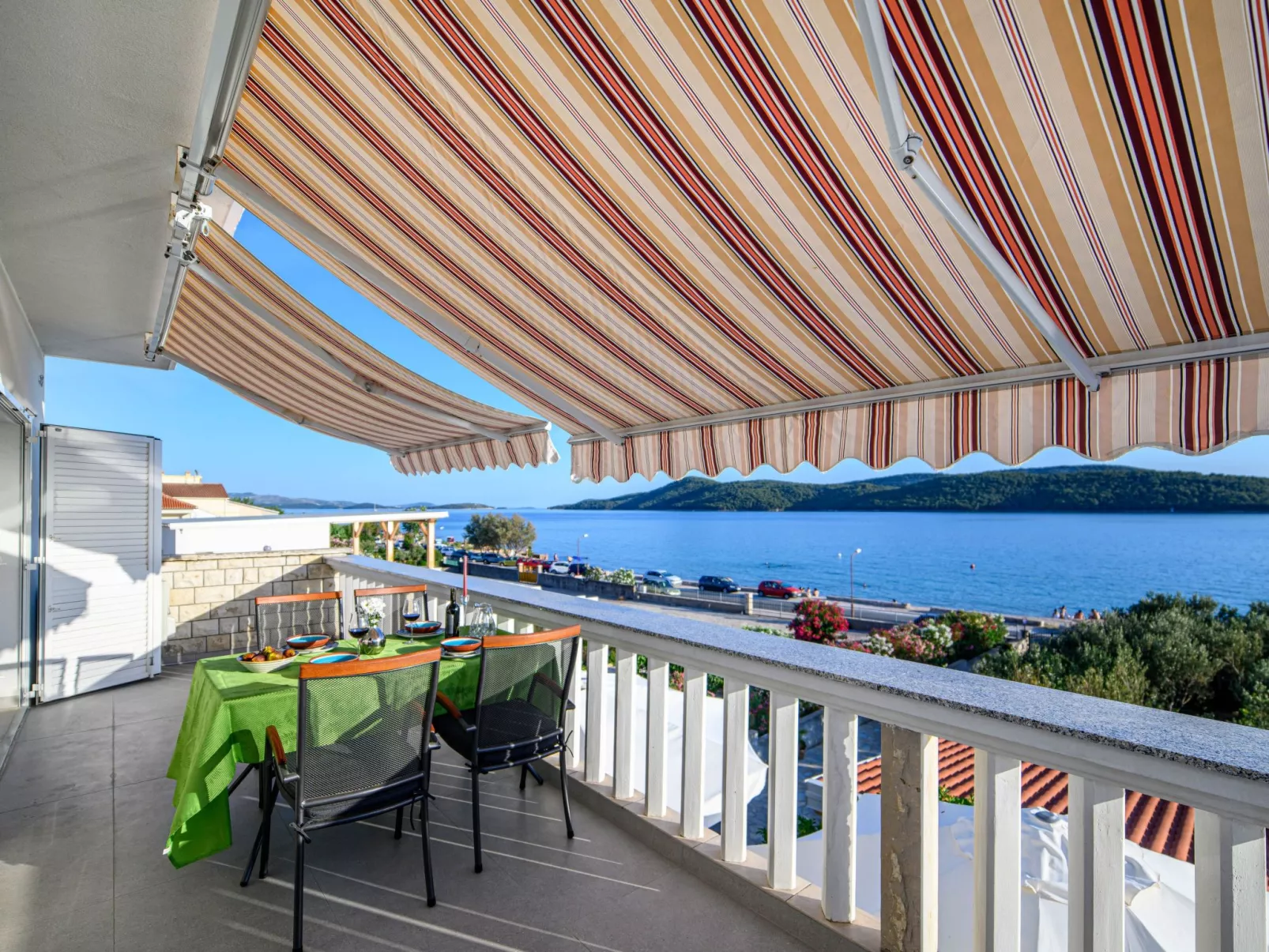 Wohnung mit Blick auf das Wasser-Buiten