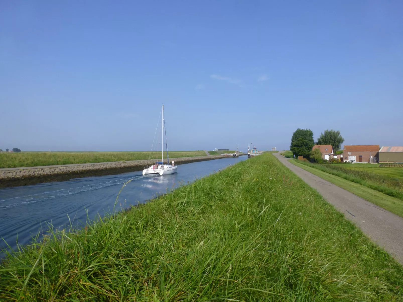 Neuer schöner Bungalow-Buiten