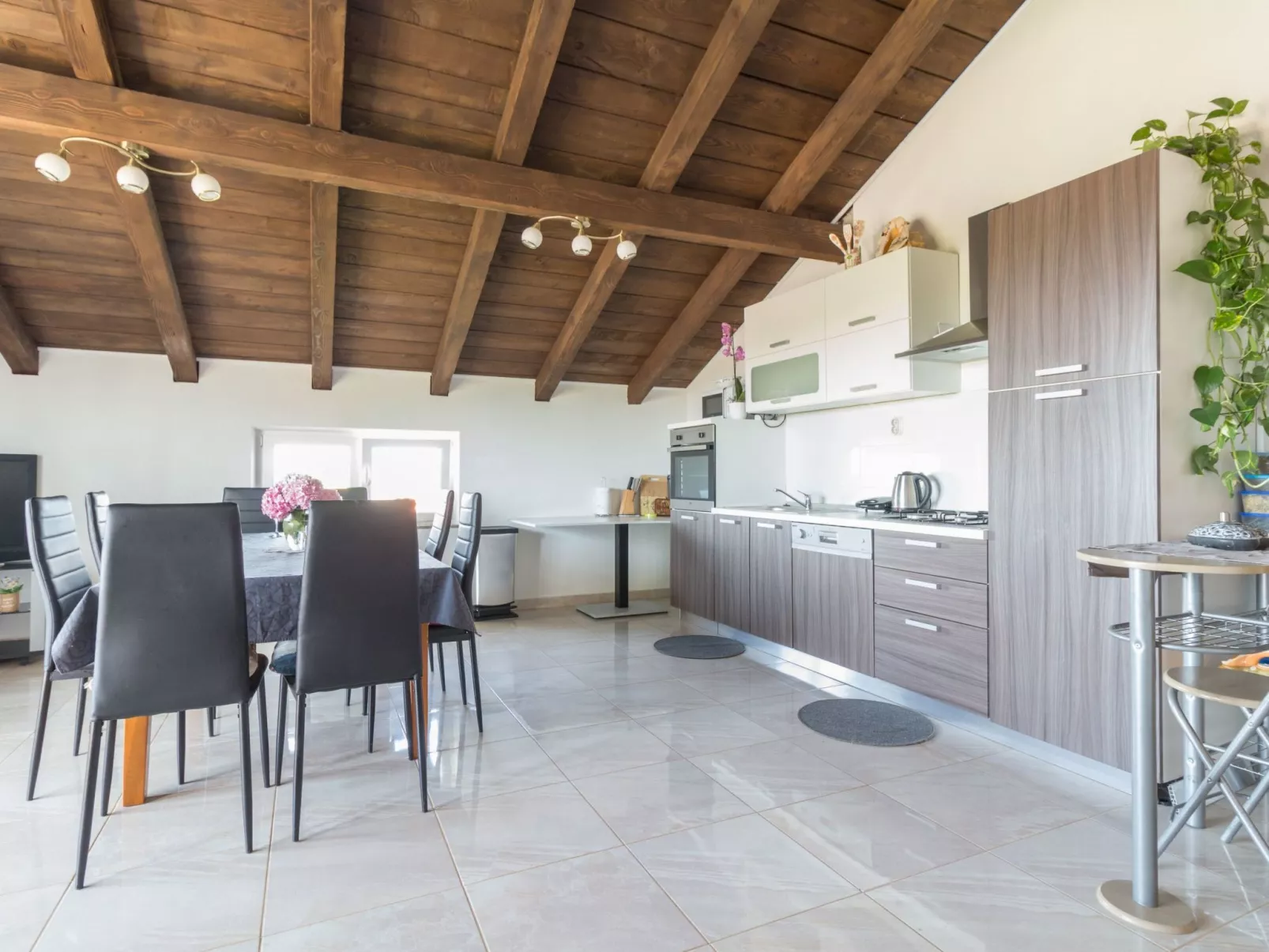 Wohnung Tia 3 Schlafzimmer - TA Leut Agency-Binnen