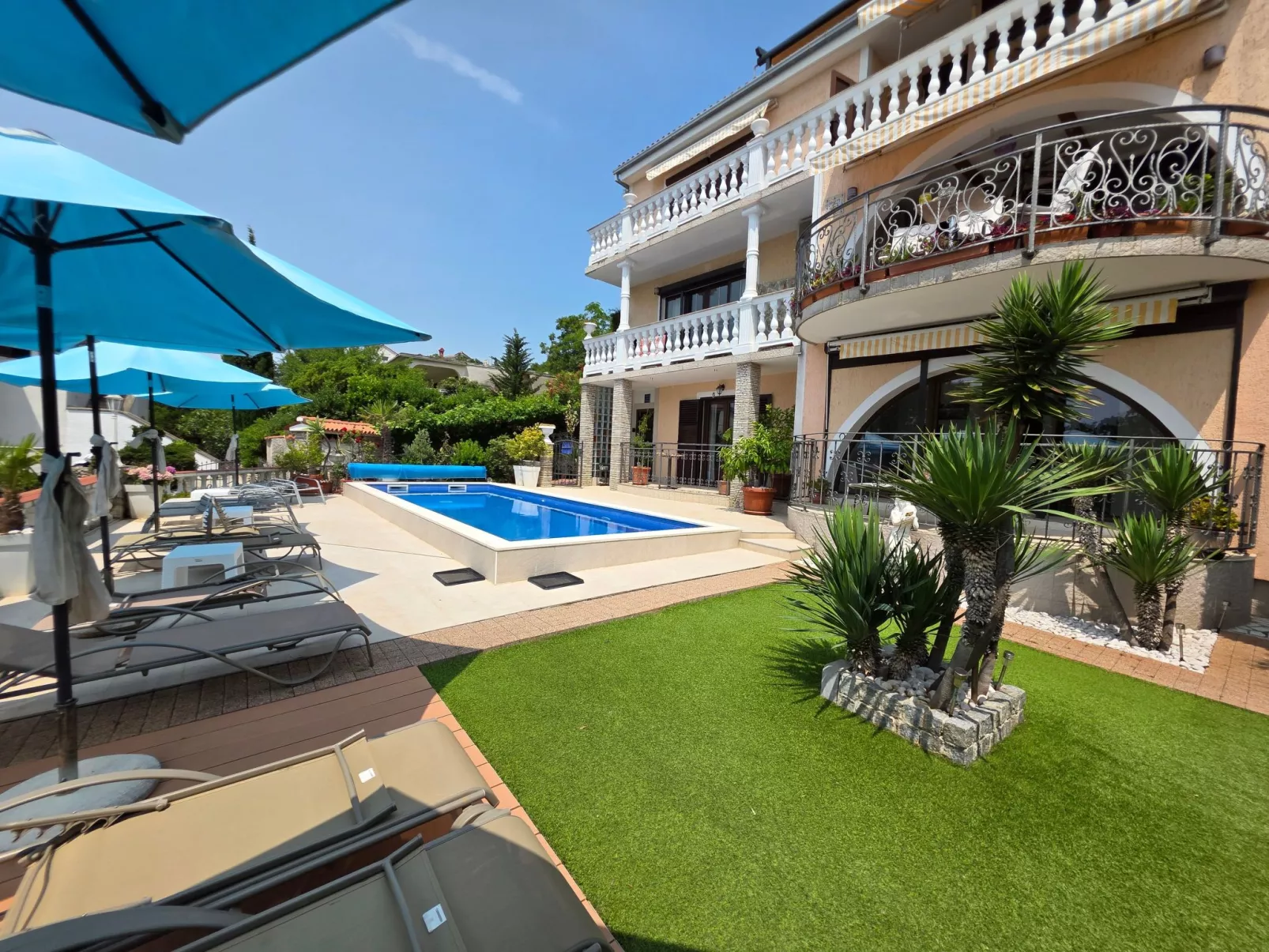 Appartement für 2-3 Personen mit Balkon und Gemeinschaftspool