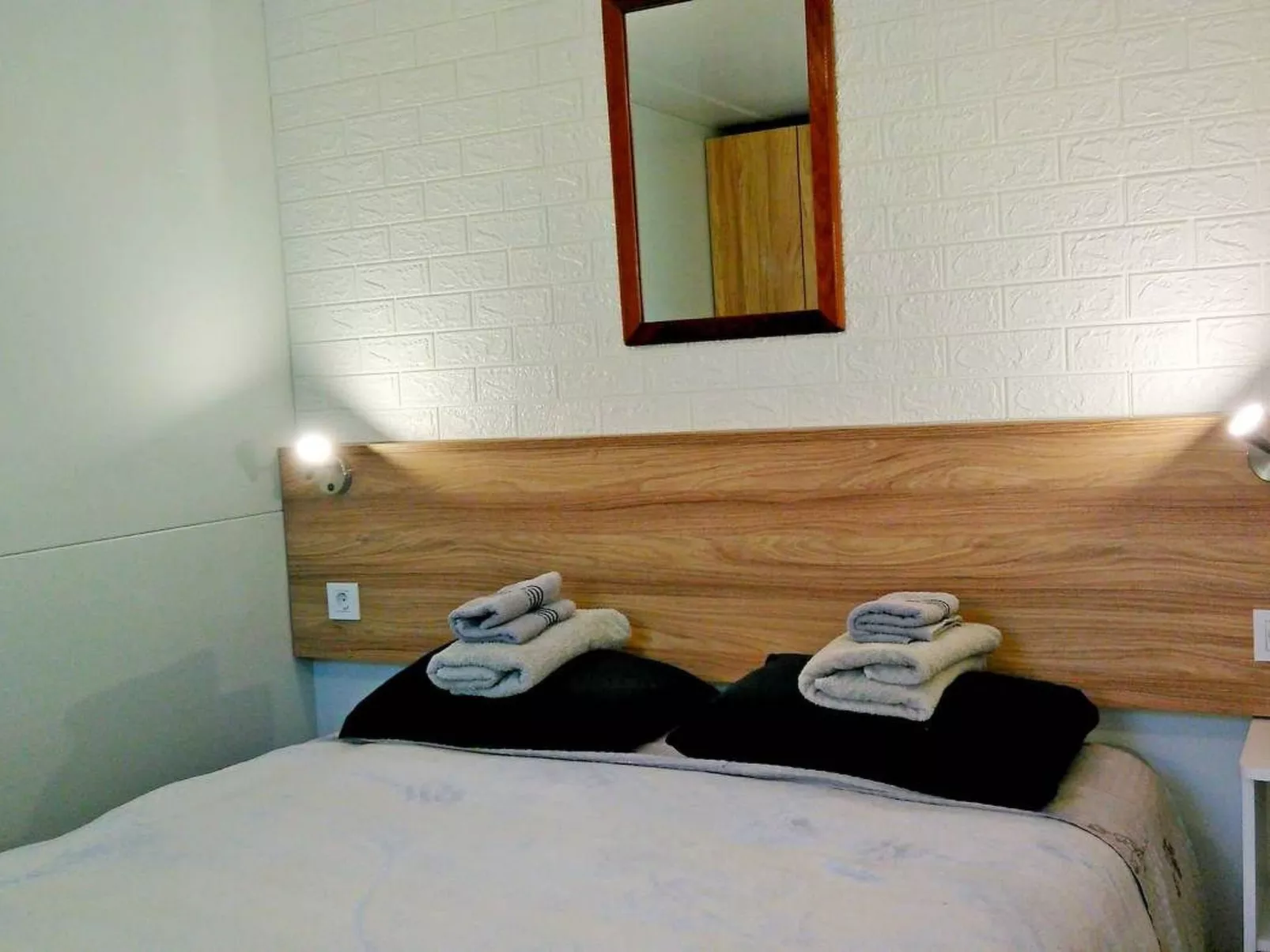 Manora Sucuraj Pool Gästehaus-Image-tags.info