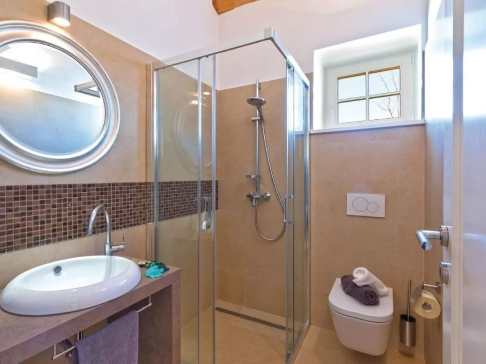 Villa "Magnolia" mit Schwimmbad, Sauna und Jacuzzi-Binnen