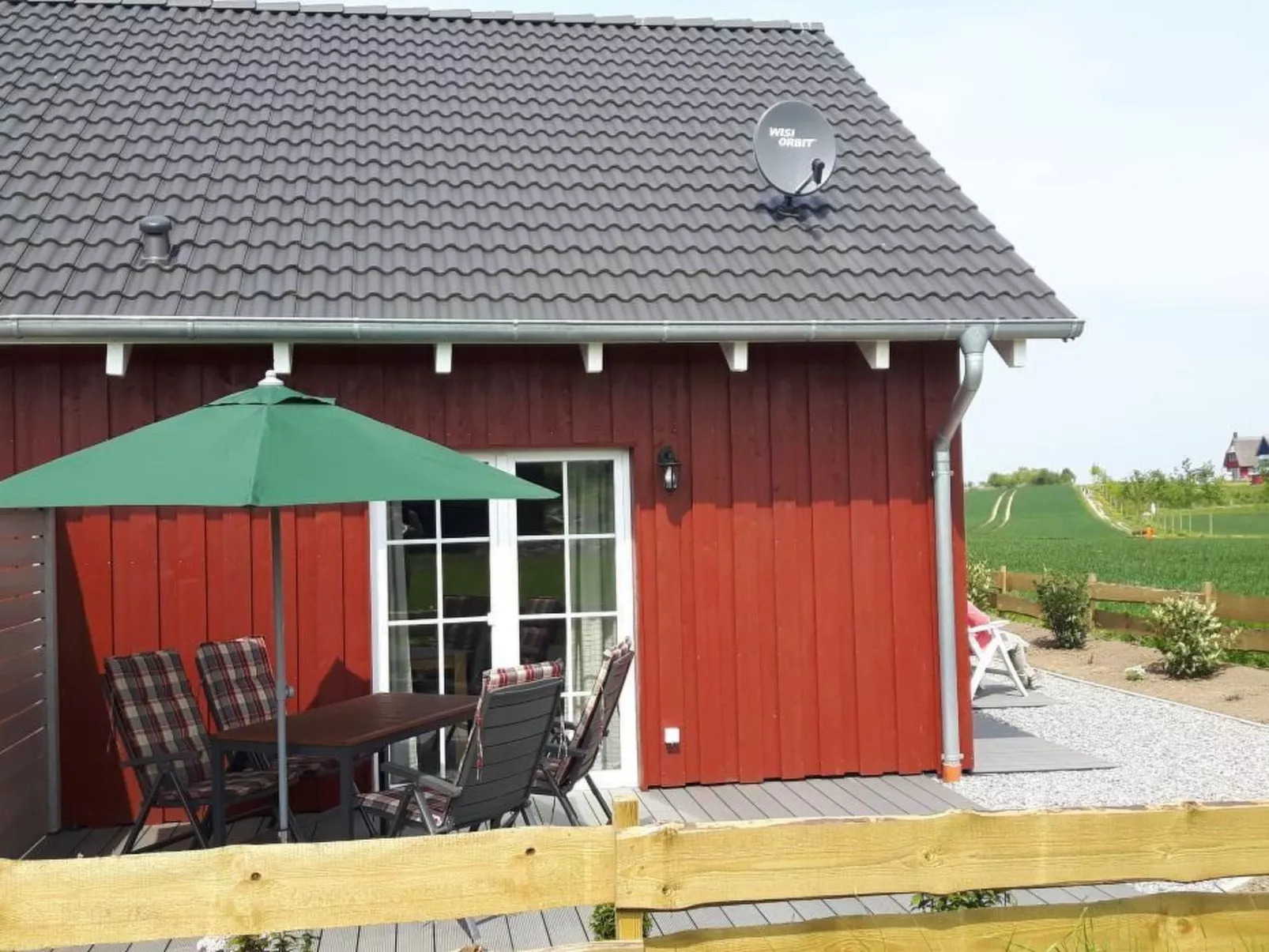 Schwedenhaus Zierow mit Terrasse und Grill