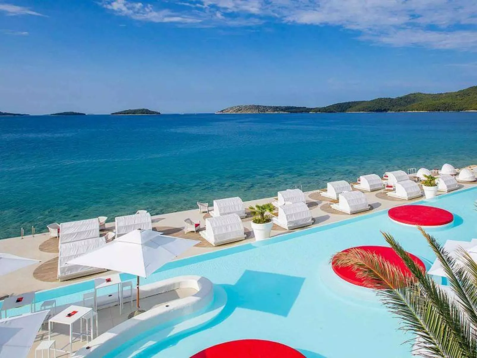 Appartement im Dachgeschoss mit Balkon-Binnen