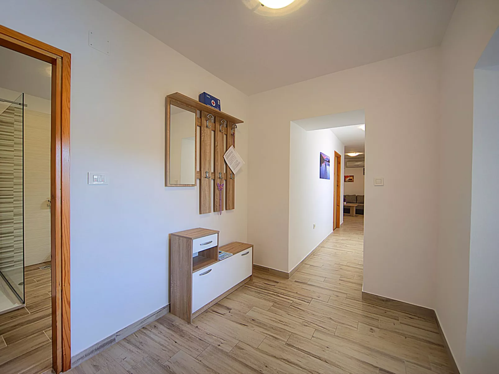 Villa mit Garten, Grill und Terrasse-Binnen