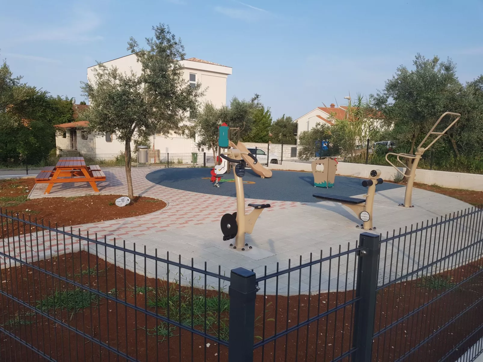 Haus in Fažana mit Terrasse und schöner Aussicht-Buiten