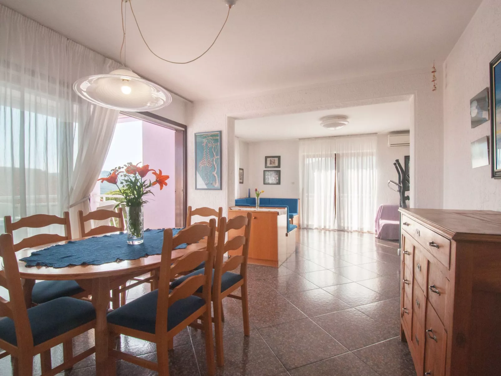 Wohnung Violett für 6 Personen-Binnen