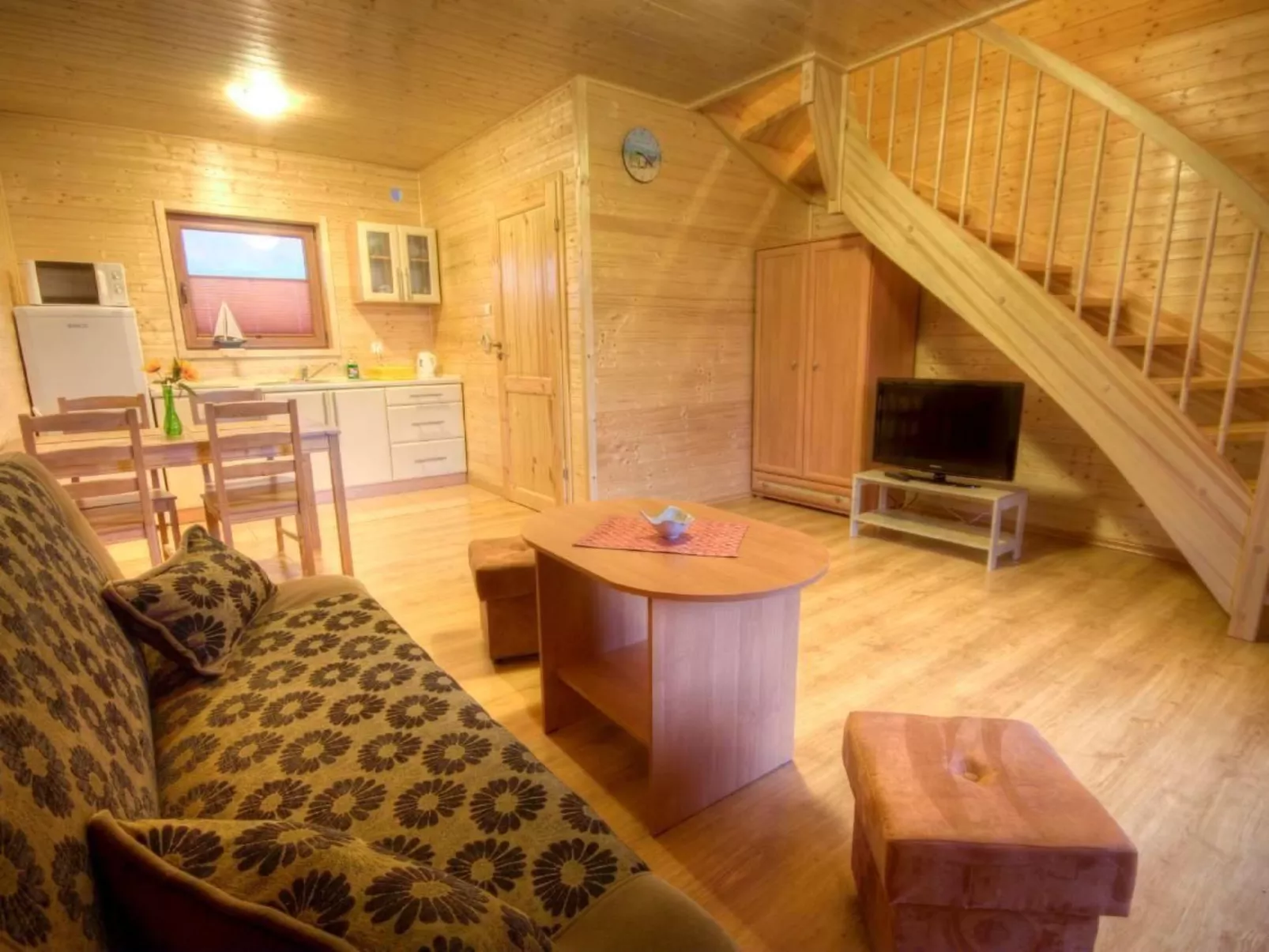 "Cottage2" in einem eingezäunten Gebiet-Image-tags.info