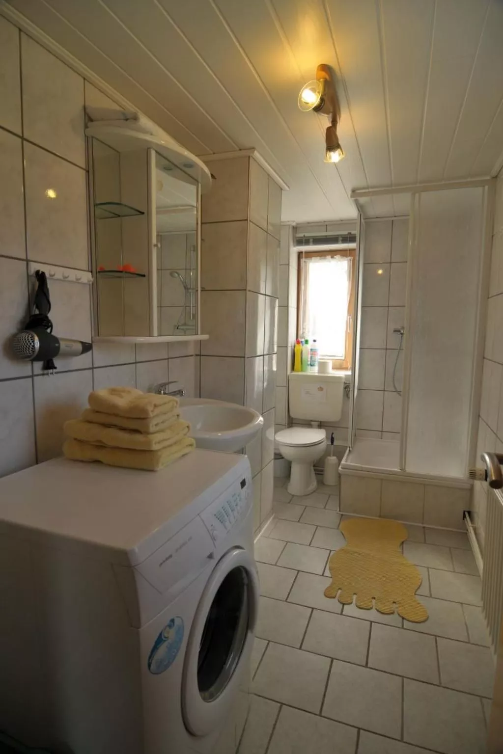 Mit Spielplatz, Garten und Fernsicht-Binnen