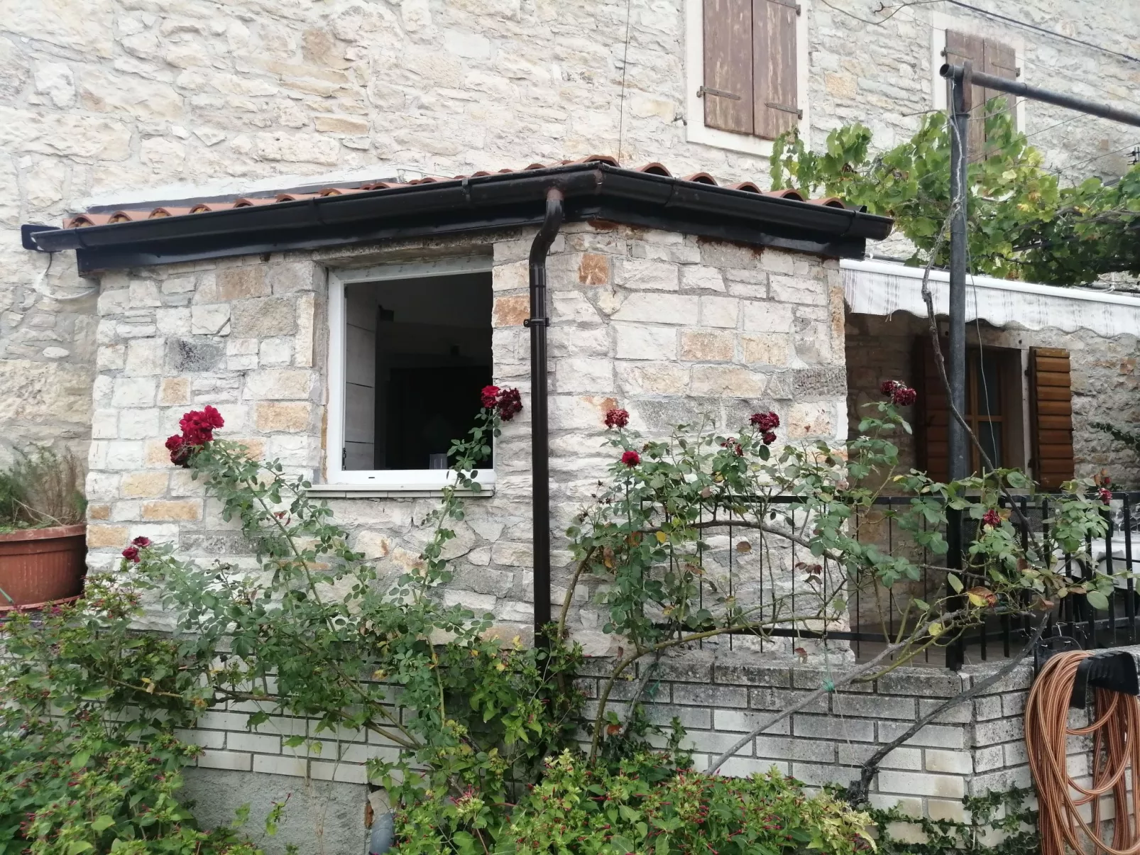 Villa 'Vickovi' mit Gemeinschaftspool-Buiten