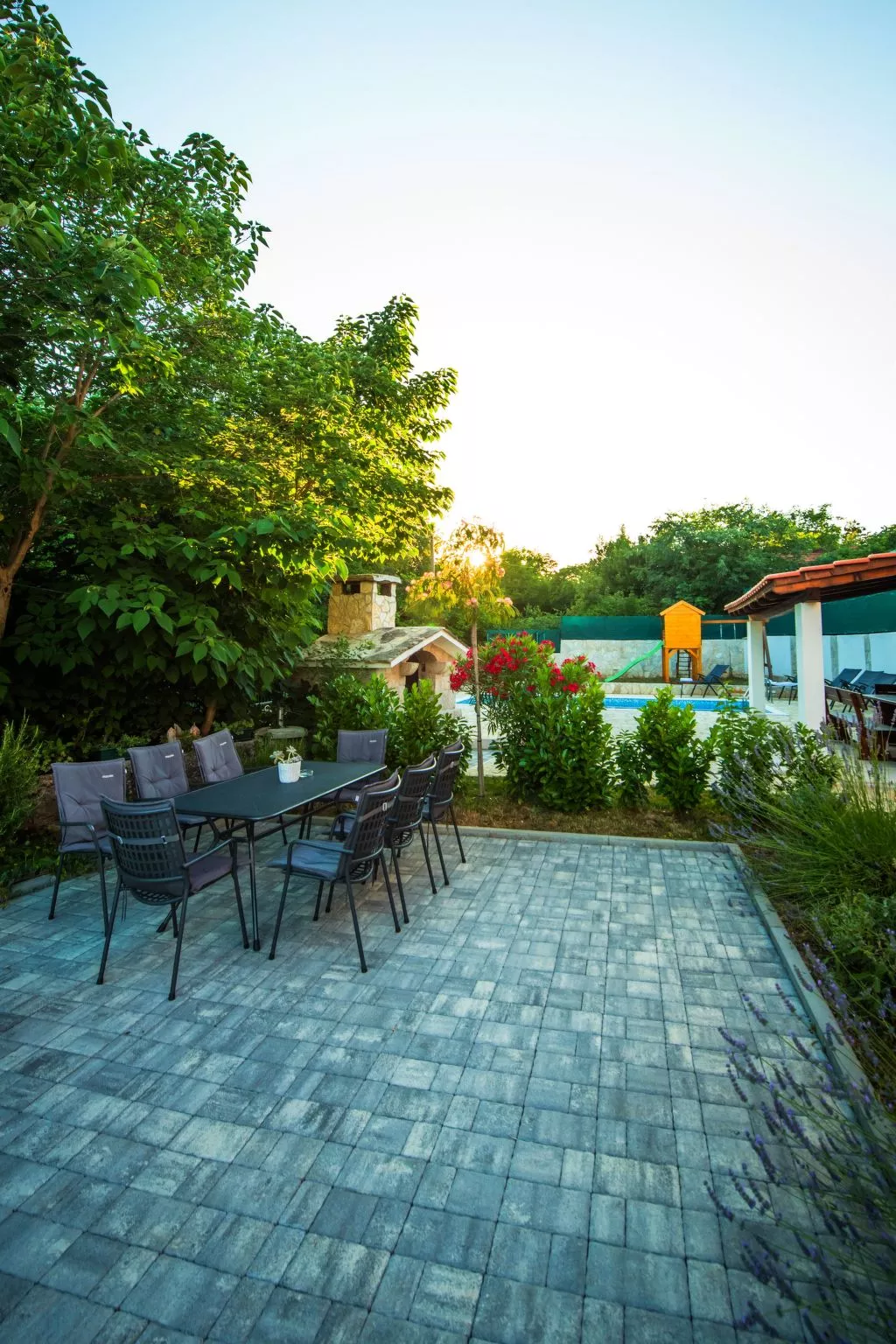 Haus in Grubine mit Außenpool-Buiten