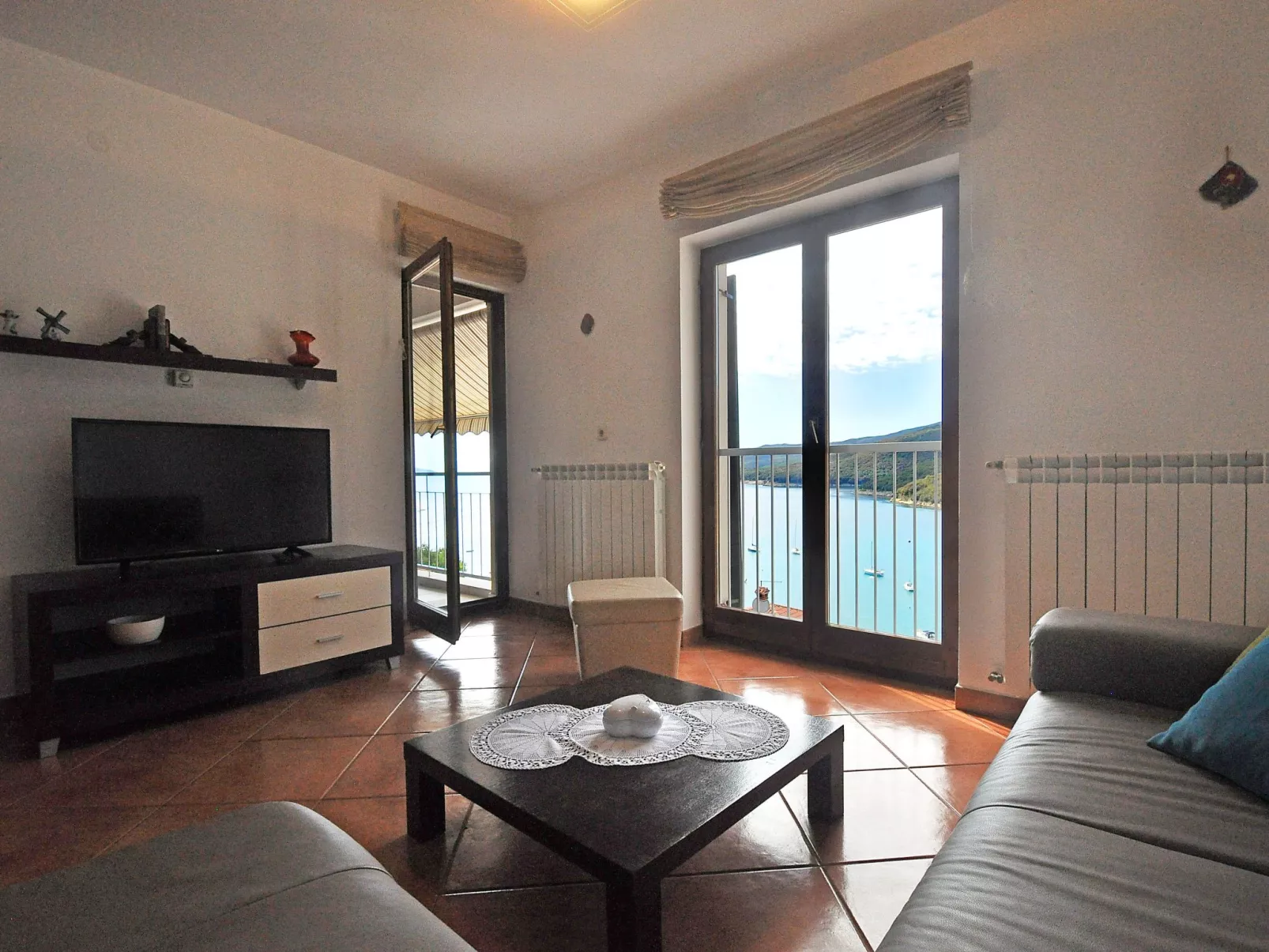 Drei-Zimmer-Wohnung in der Nähe des Meeres-Binnen