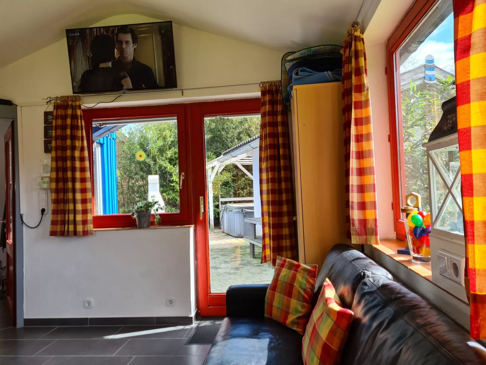 Leuchtturm mit Sauna und Whirlpool-Binnen