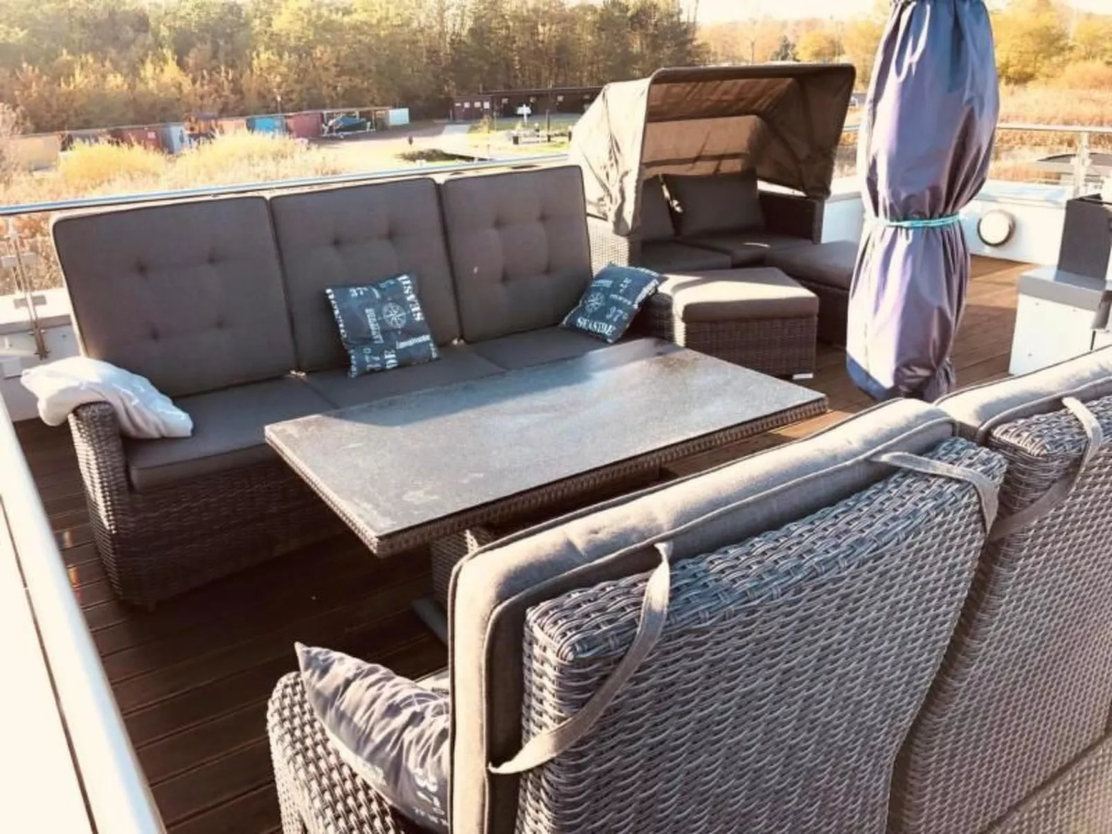 Schwimmendes Haus Elandi-Binnen