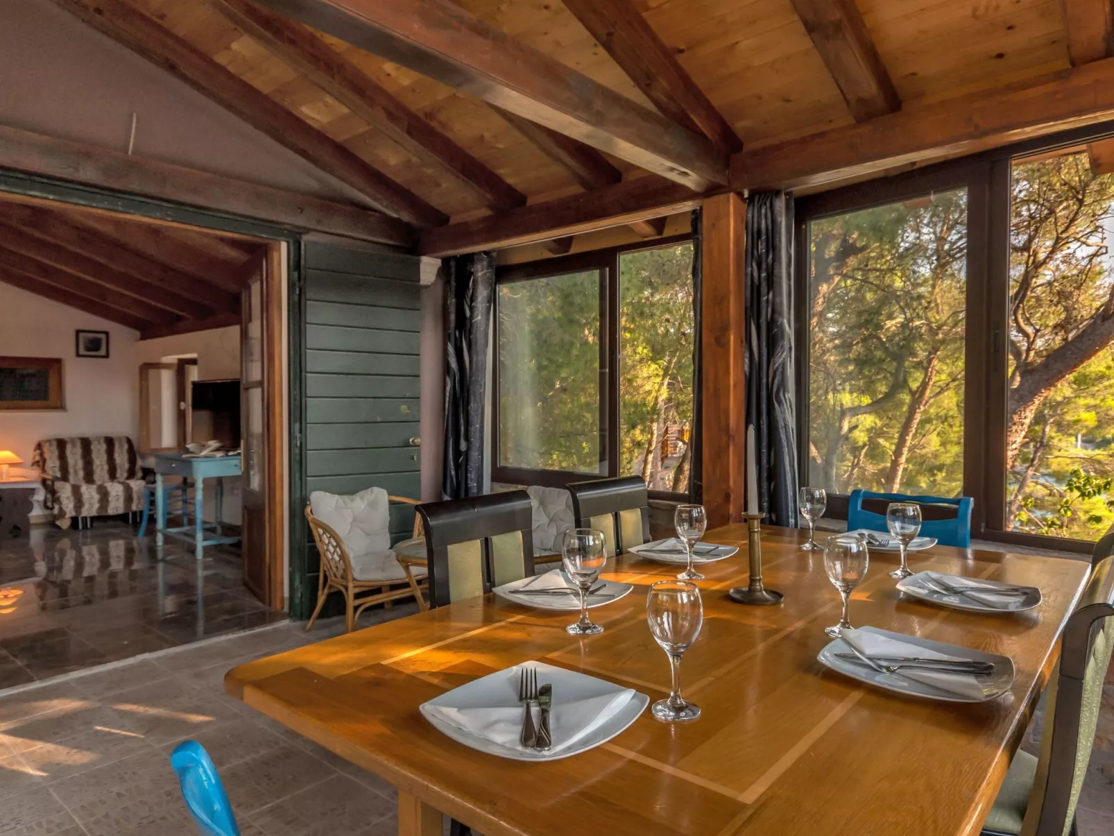 Hidden Heaven Private Resort - Beheizter Pool-Binnen