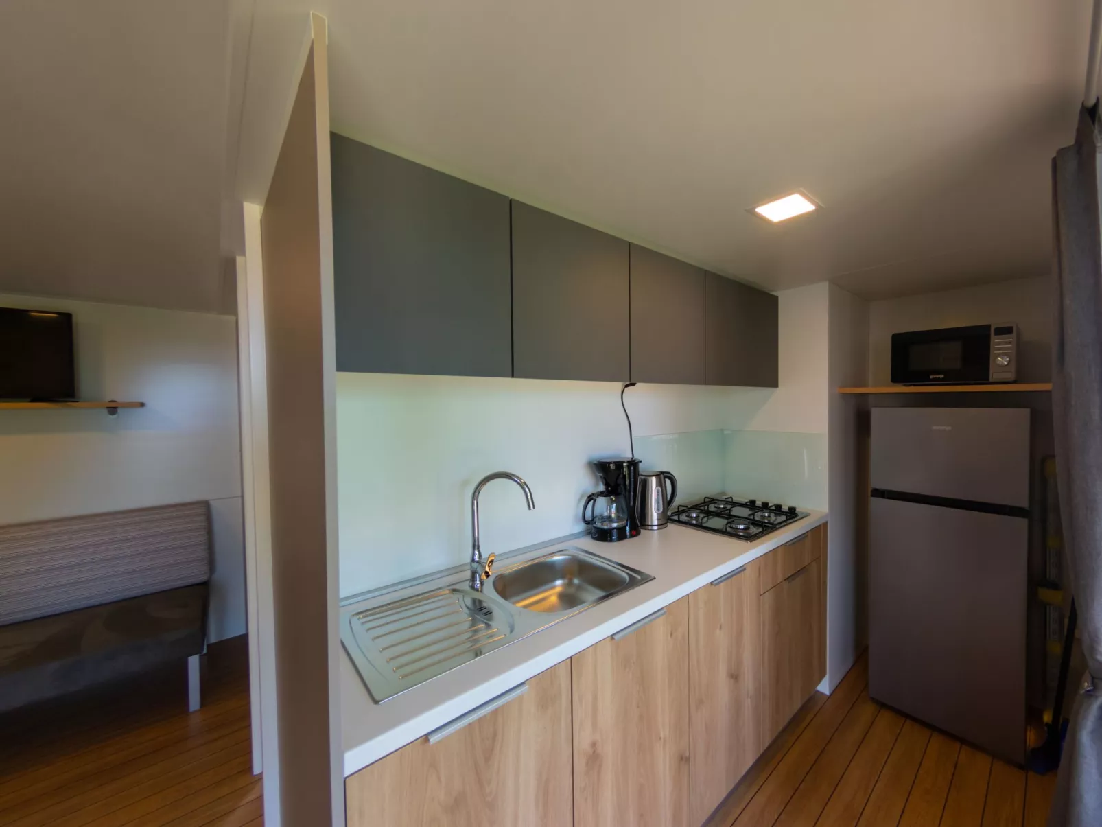 Mobilheim mit gemeinschaftlichem Pool-Binnen