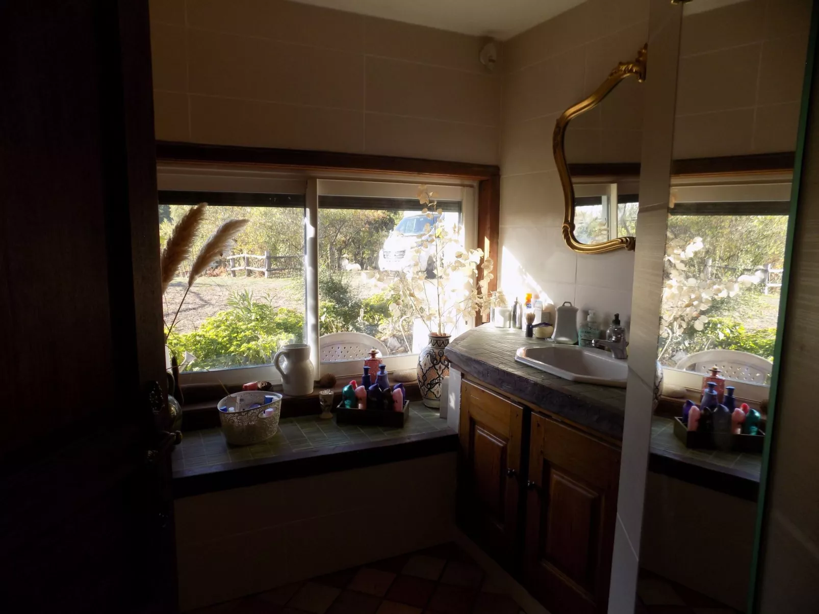 Die Unterkunft für zwei bis sechs Personen, Schwimmbad, Bouleplatz, Spa, Tennis-Binnen