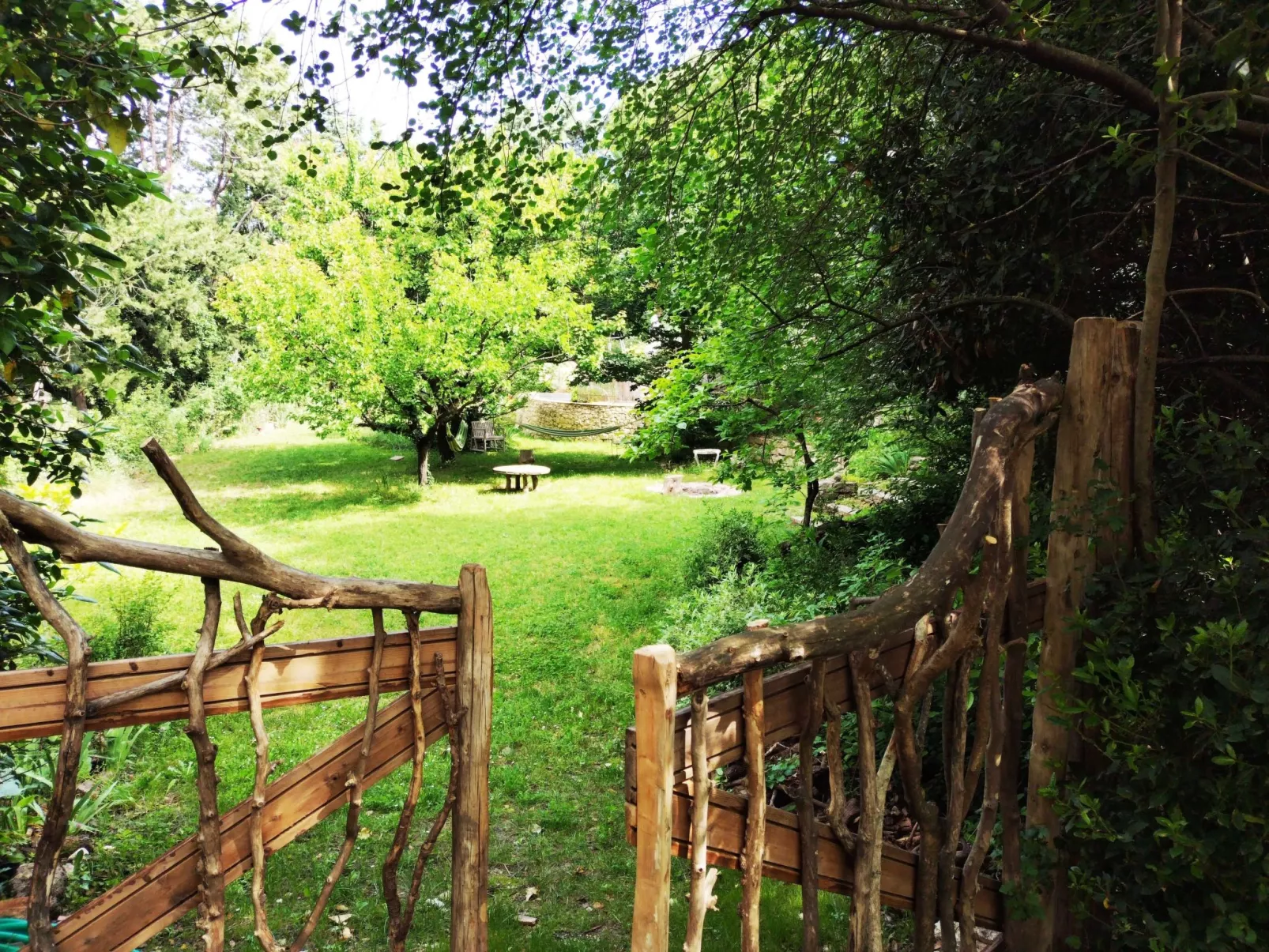 Ferienvilla "Les Herbes Libres" (Die freien Kräuter)-Buiten