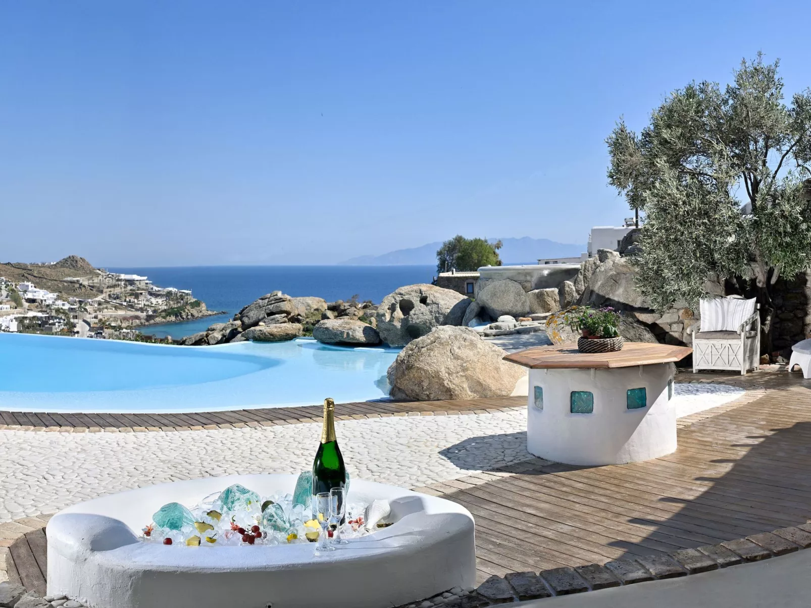 "Paraga Villa 1" mit Whirlpool-Buiten