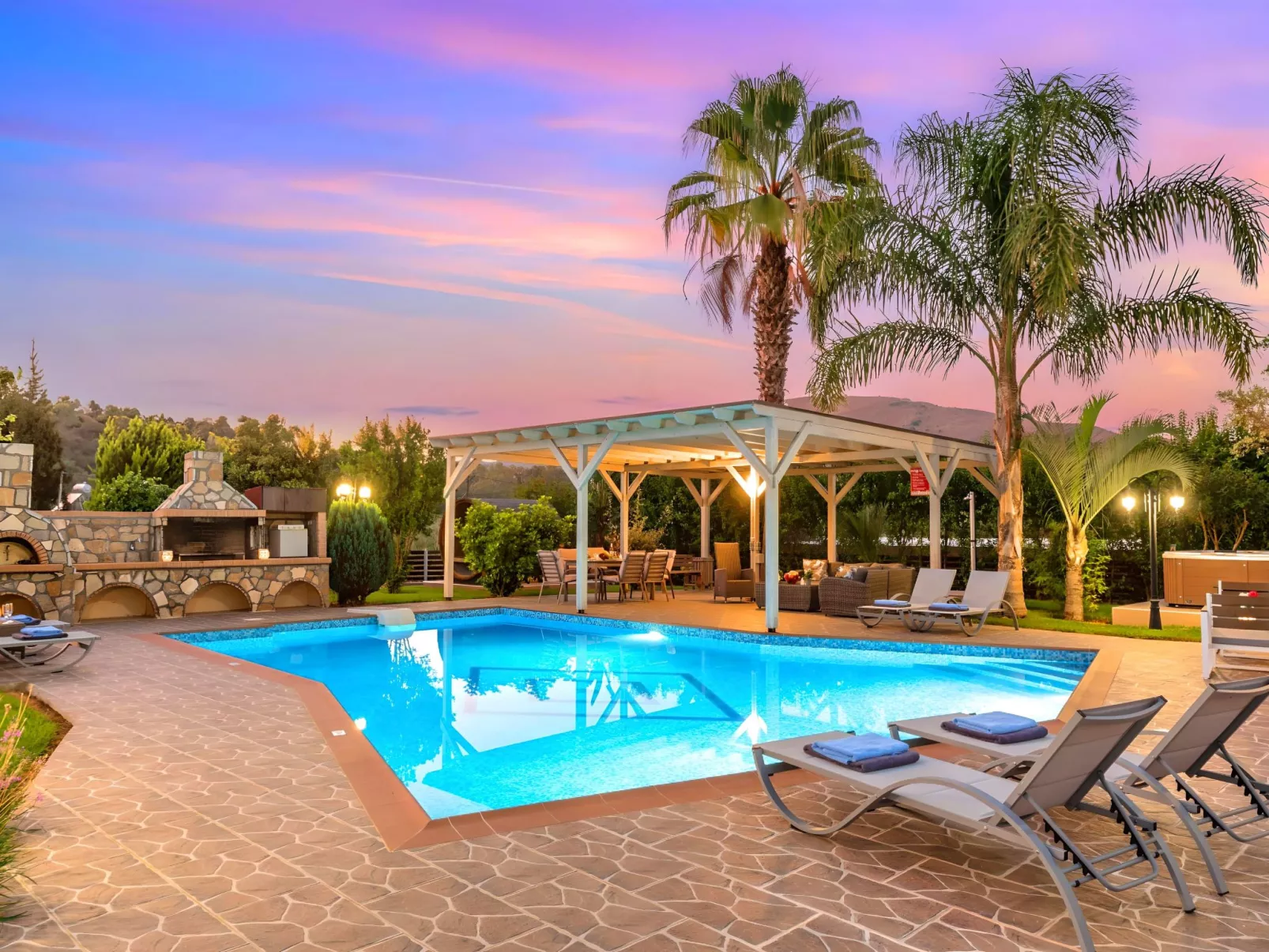 Mirsini Villa Privater Pool Jacuzzi-Buiten